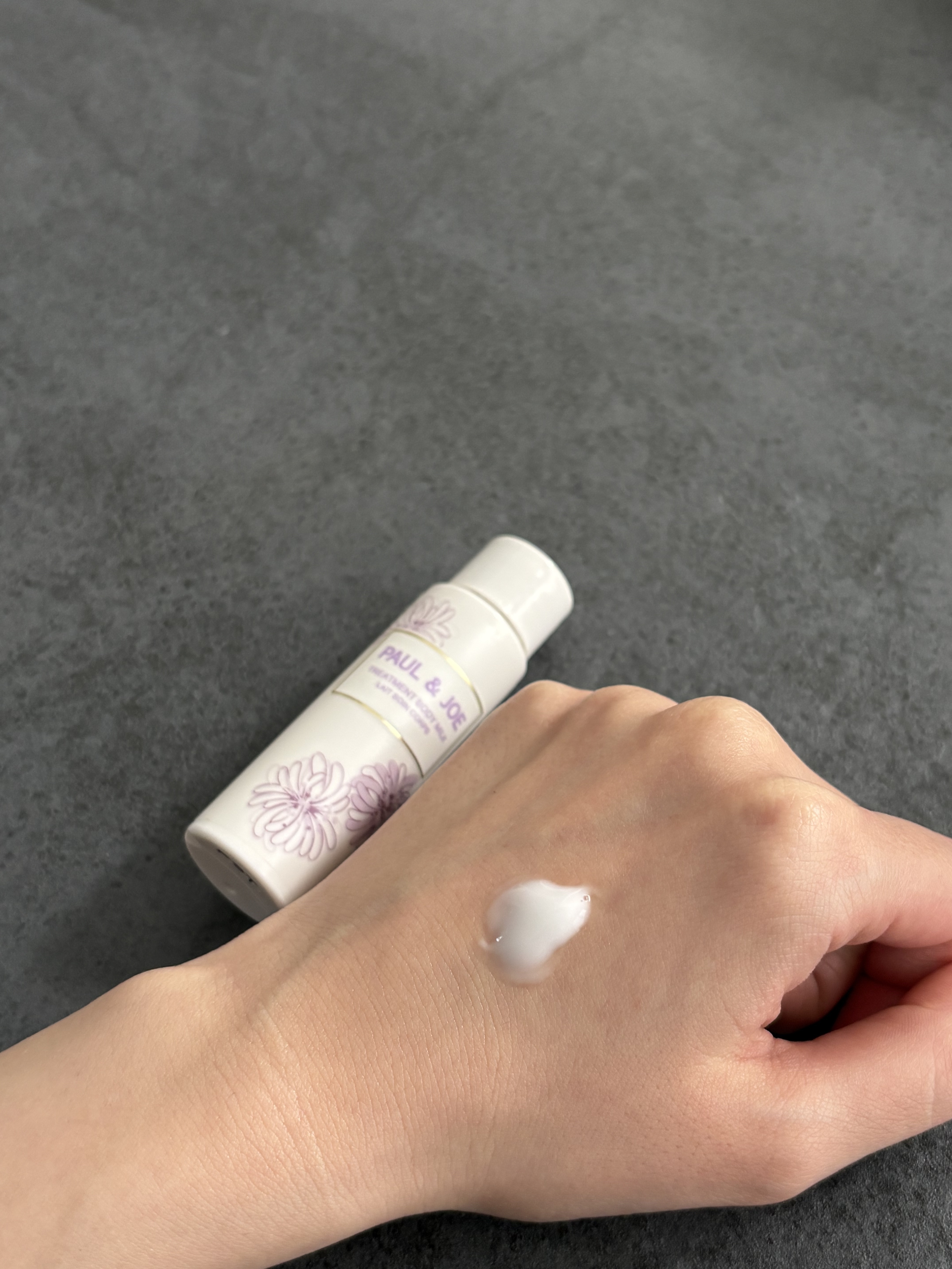 ポール & ジョー トリートメント ボディ ミルク/PAUL & JOE BEAUTE/ボディミルクを使ったクチコミ（2枚目）