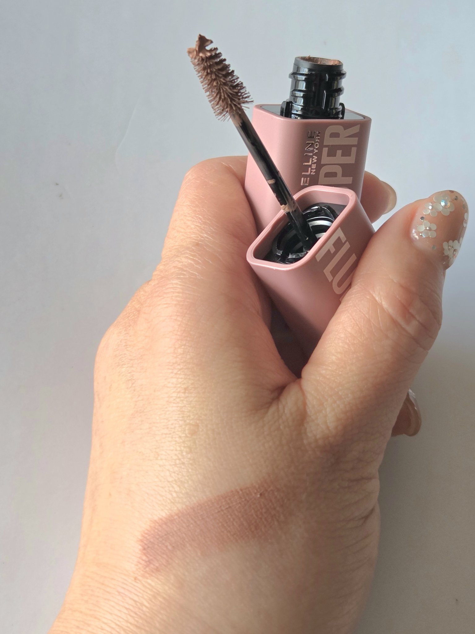 ＳＰ フラッフ ブロウ ムース/MAYBELLINE NEW YORK/眉マスカラを使ったクチコミ（1枚目）