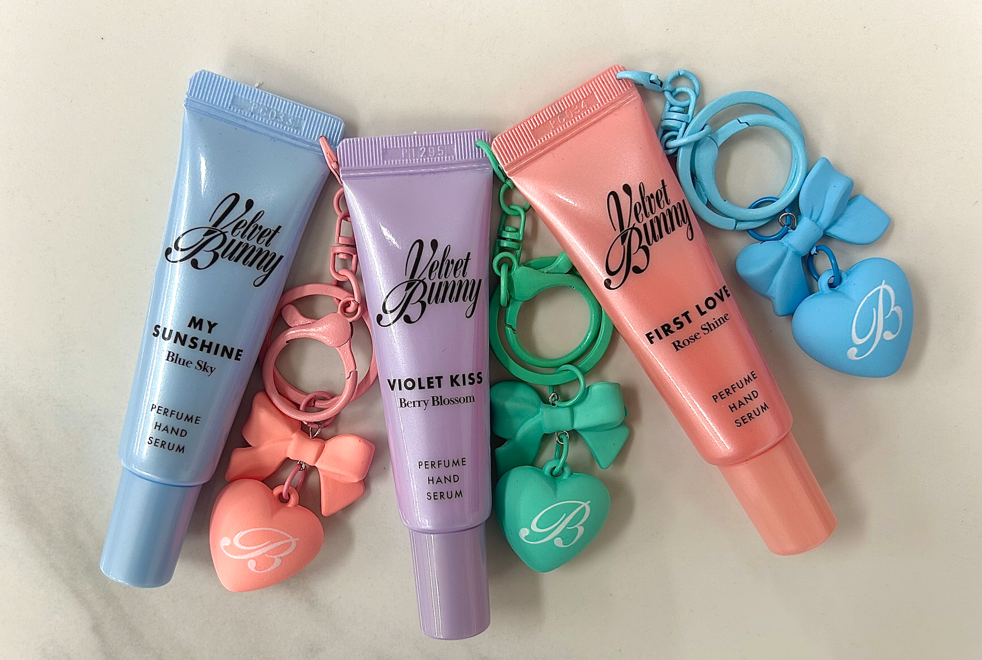 パフュームハンドセラム キーリング MY SINSHINE/Velvet Bunny/ハンドクリームを使ったクチコミ（1枚目）