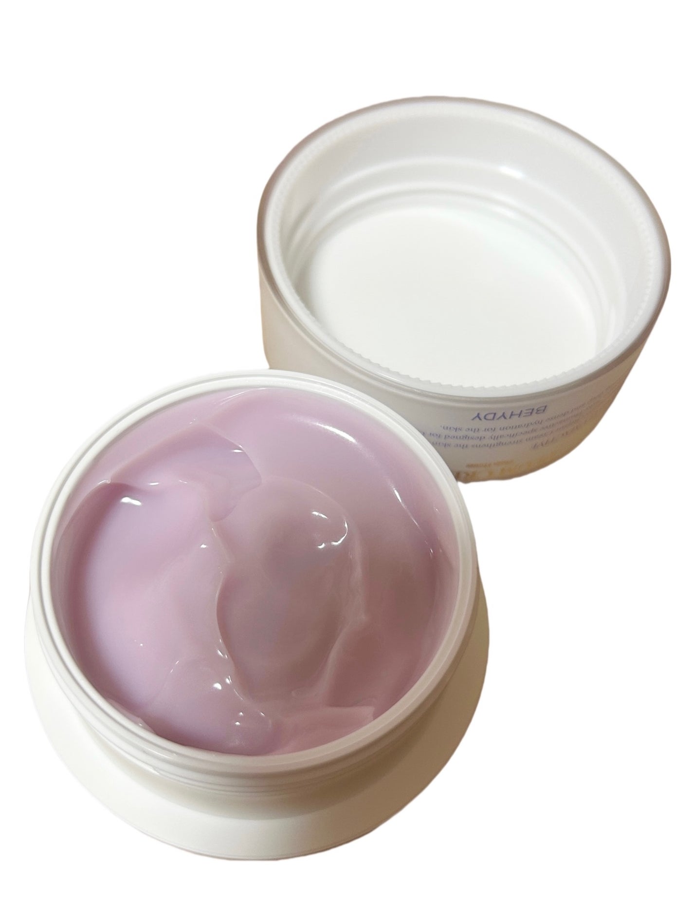 ソヨンちゃん on LIPS 「テクスチャーは一見しっかりめですが、肌にのせると驚くほど伸びが..」(3枚目)