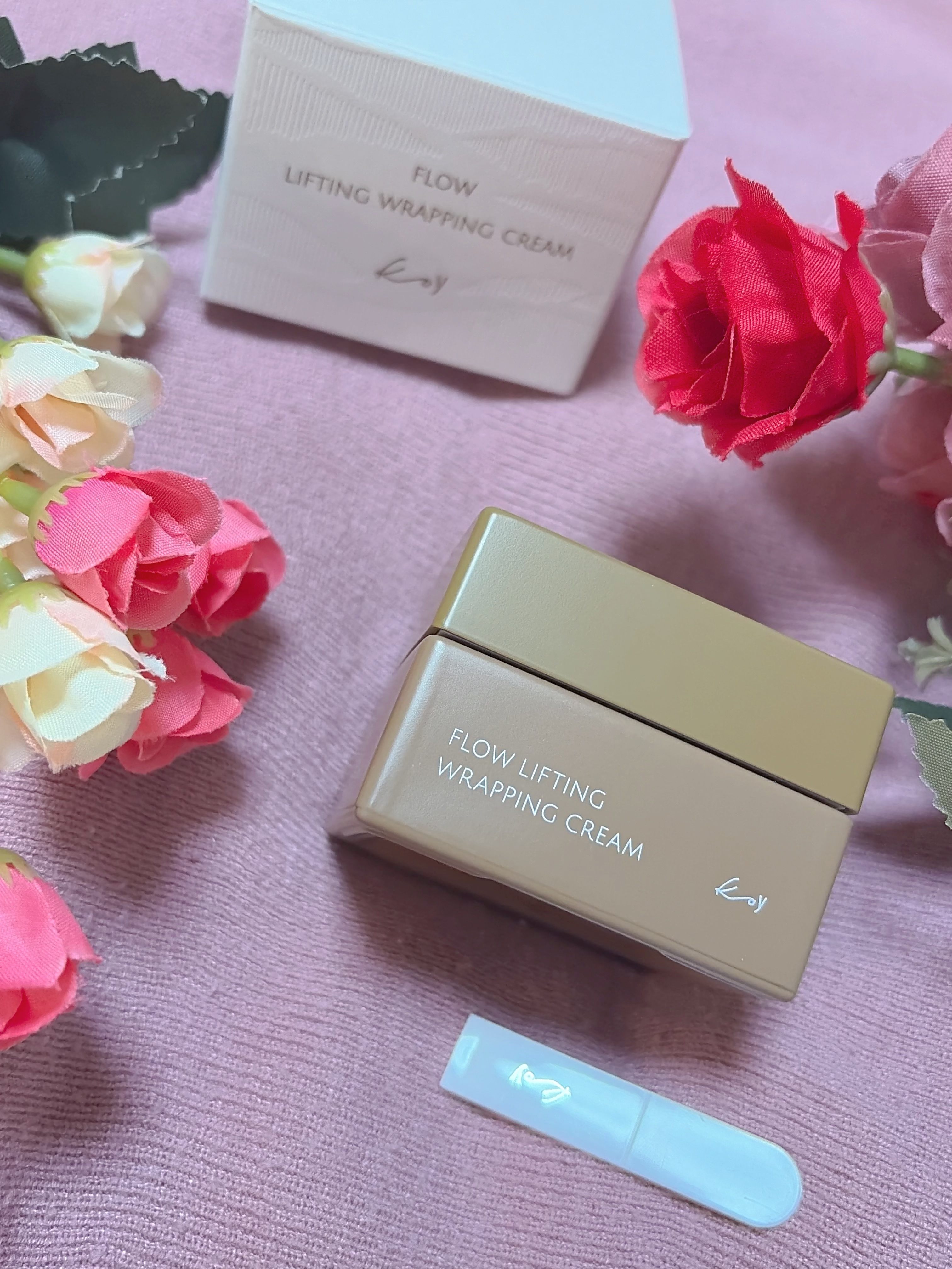 🫒オリーブヤング総合1位🥇の優秀クリーム

koy
フロー リフティング ラッピングクリーム

50ml  ¥6,270

韓国の国民的女優コ・ヒョンジョンさんが
プロデュースして“女優クリーム”として