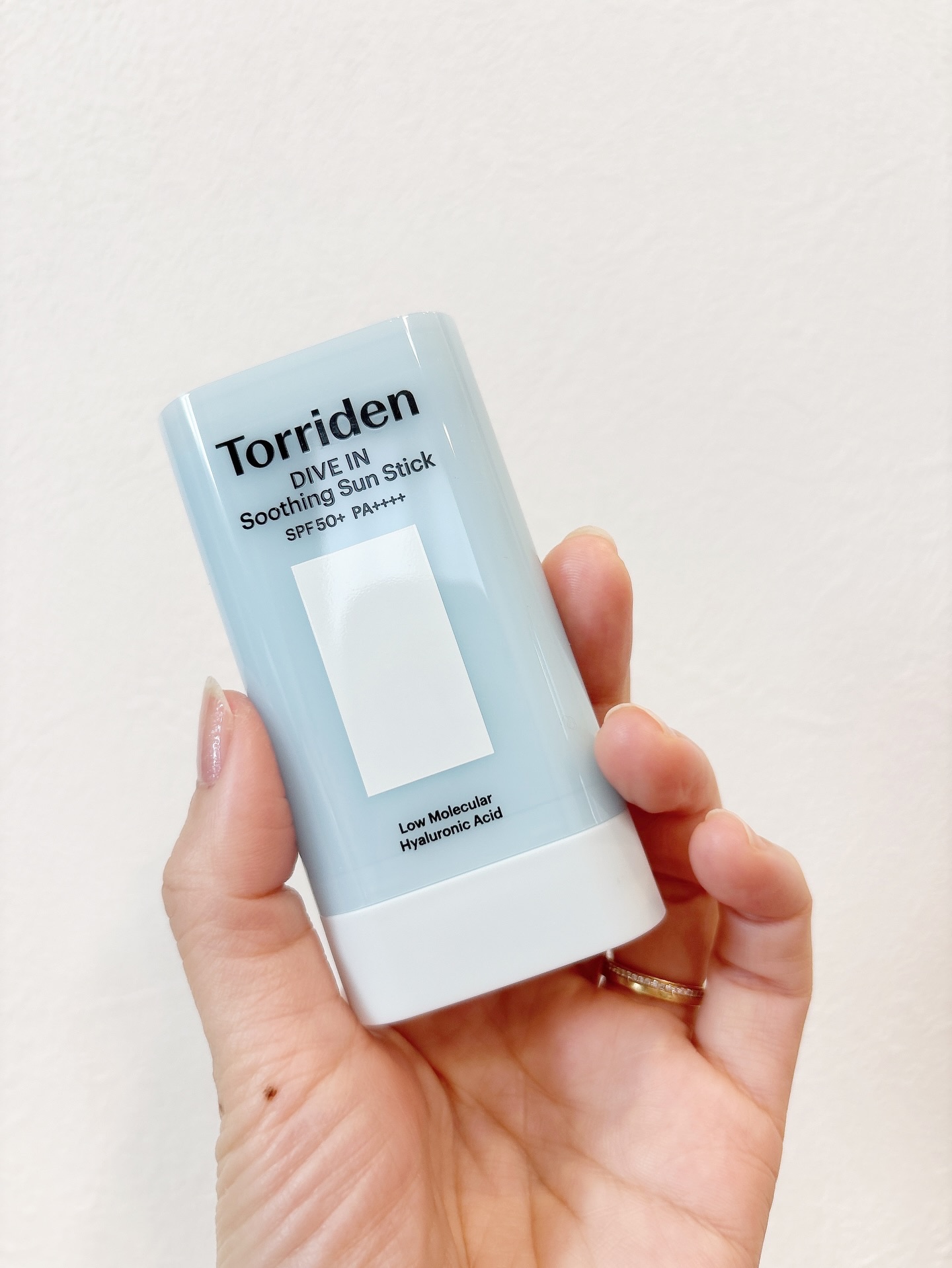 ダイブインモイスチャースージングサンスティック/Torriden/日焼け止めスティックを使ったクチコミ（2枚目）