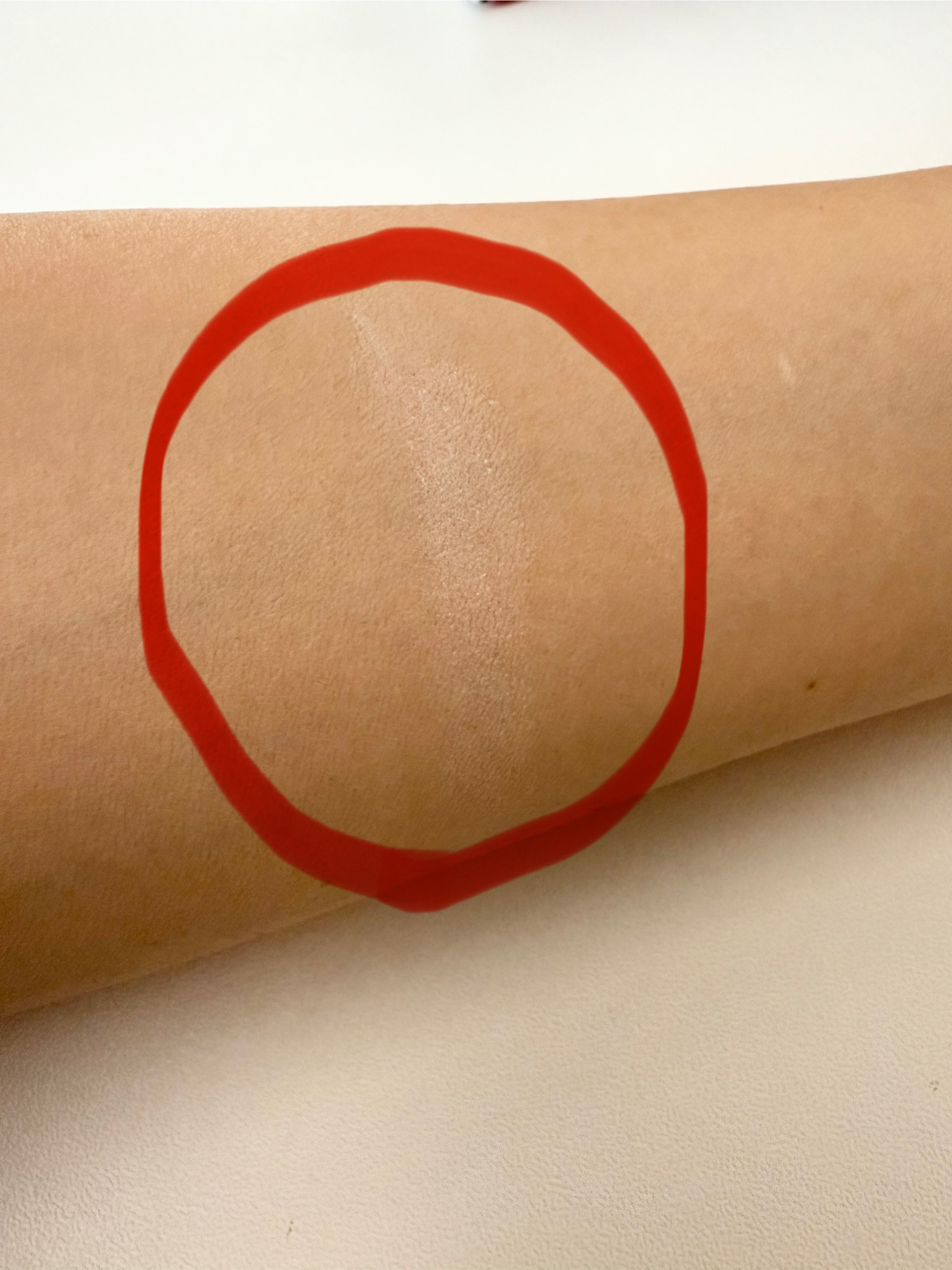 トランスルーシェント ブルーリング セッティング パウダー/PERFECT DIARY/プレストパウダーを使ったクチコミ（2枚目）