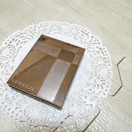 スキンモデリングアイズ/LUNASOL/アイシャドウパレットを使ったクチコミ(2枚目)