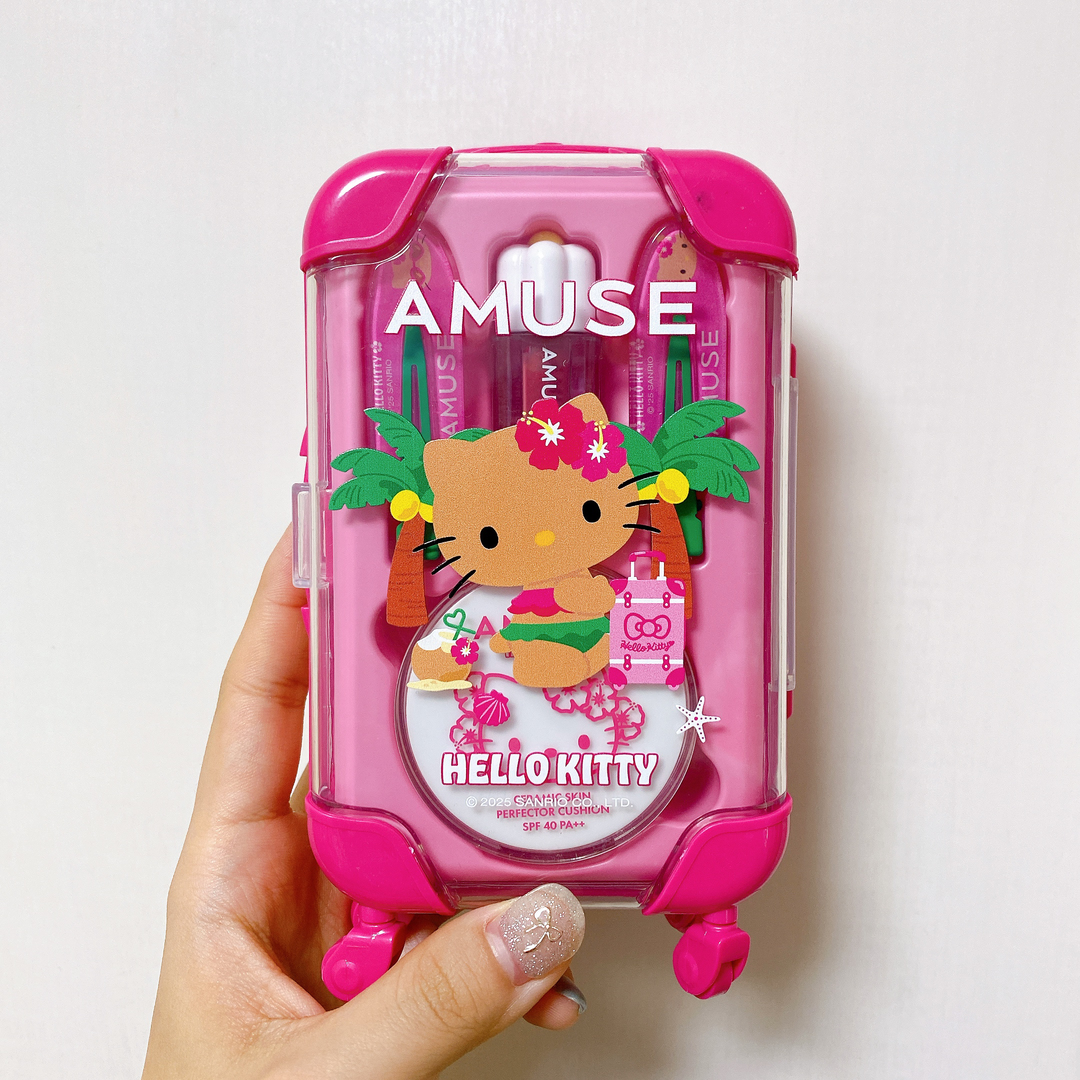AMUSE クイックメイクアップミニラゲージ [TANNING HELLO KITTY EDITION]/AMUSE/メイクアップキットを使ったクチコミ（1枚目）
