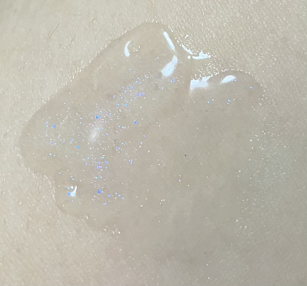 カラーエナメルグロス/KATE/リップグロスを使ったクチコミ（3枚目）