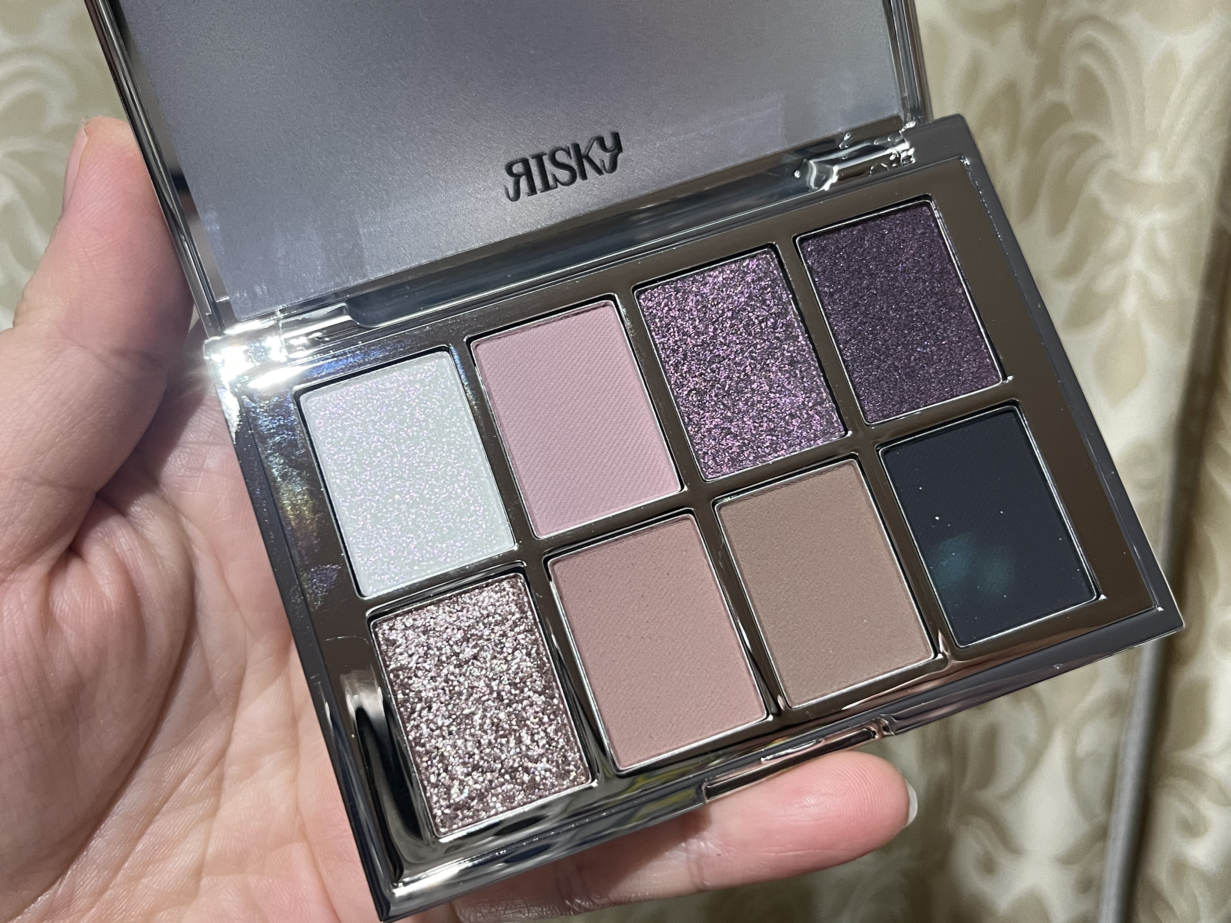 BE BOLD LIPGLOSS /RISKY /リップグロスを使ったクチコミ（2枚目）