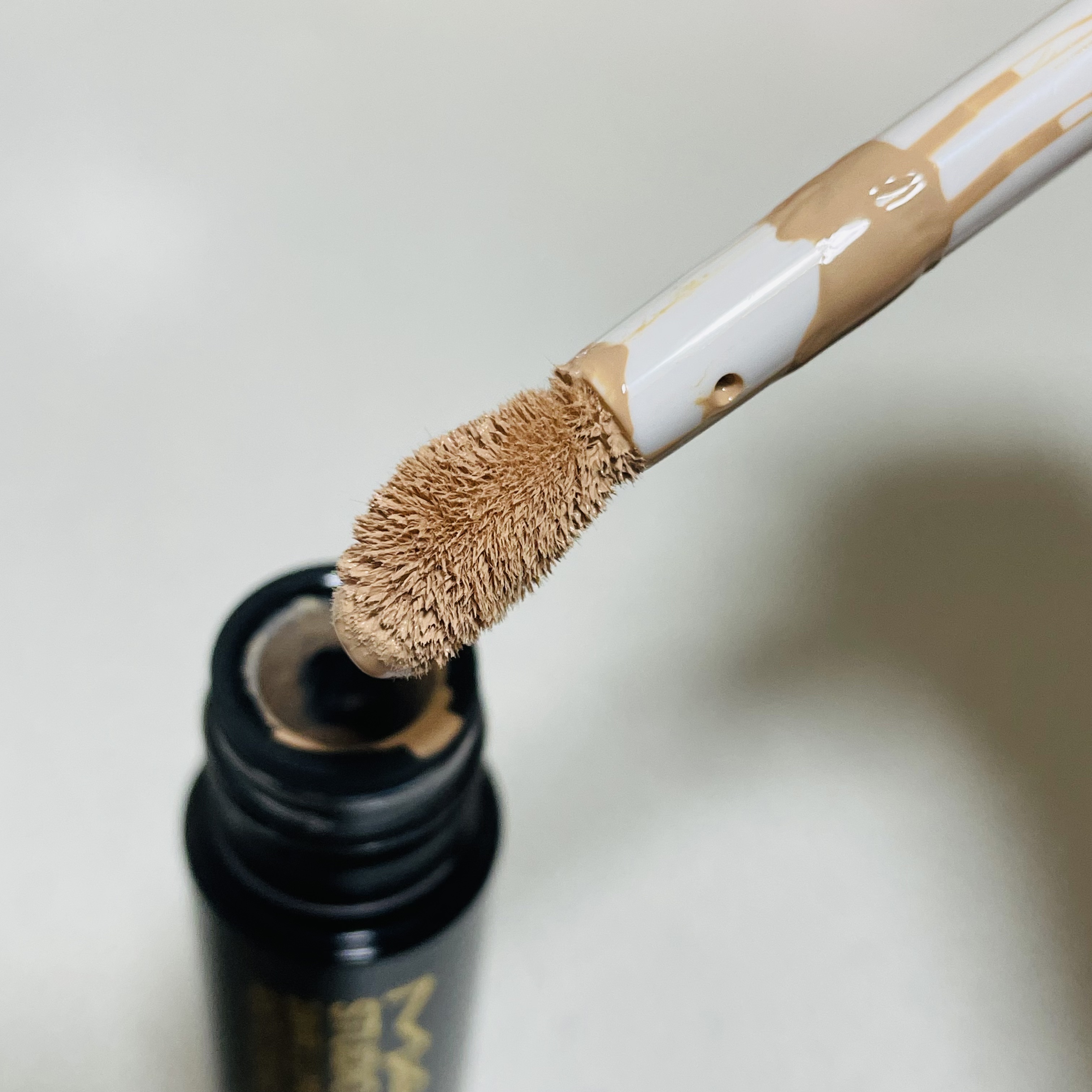 スタジオ ラディアンス 24 ルミナス コンシーラー/M・A・C/リキッドコンシーラーを使ったクチコミ（1枚目）