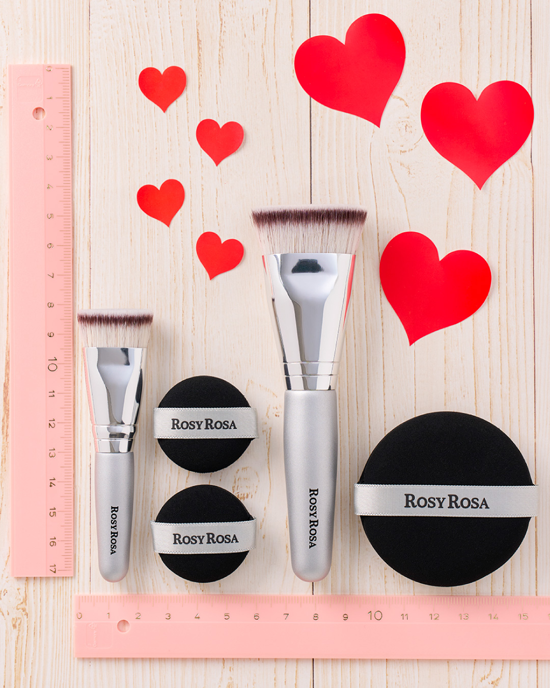 ♡ℕ𝔼𝕎 𝔸ℝℝ𝕀𝕍𝔸𝕃♡

ちっちゃくて優秀✨
持っているだけで安心なお守りツール新登場⛩️💗

*- -*- -*- -*- --*- -*- -*- -*- 
ロージーローザ 
マルチファンデブラシ＆パフ〈プチサイズ〉