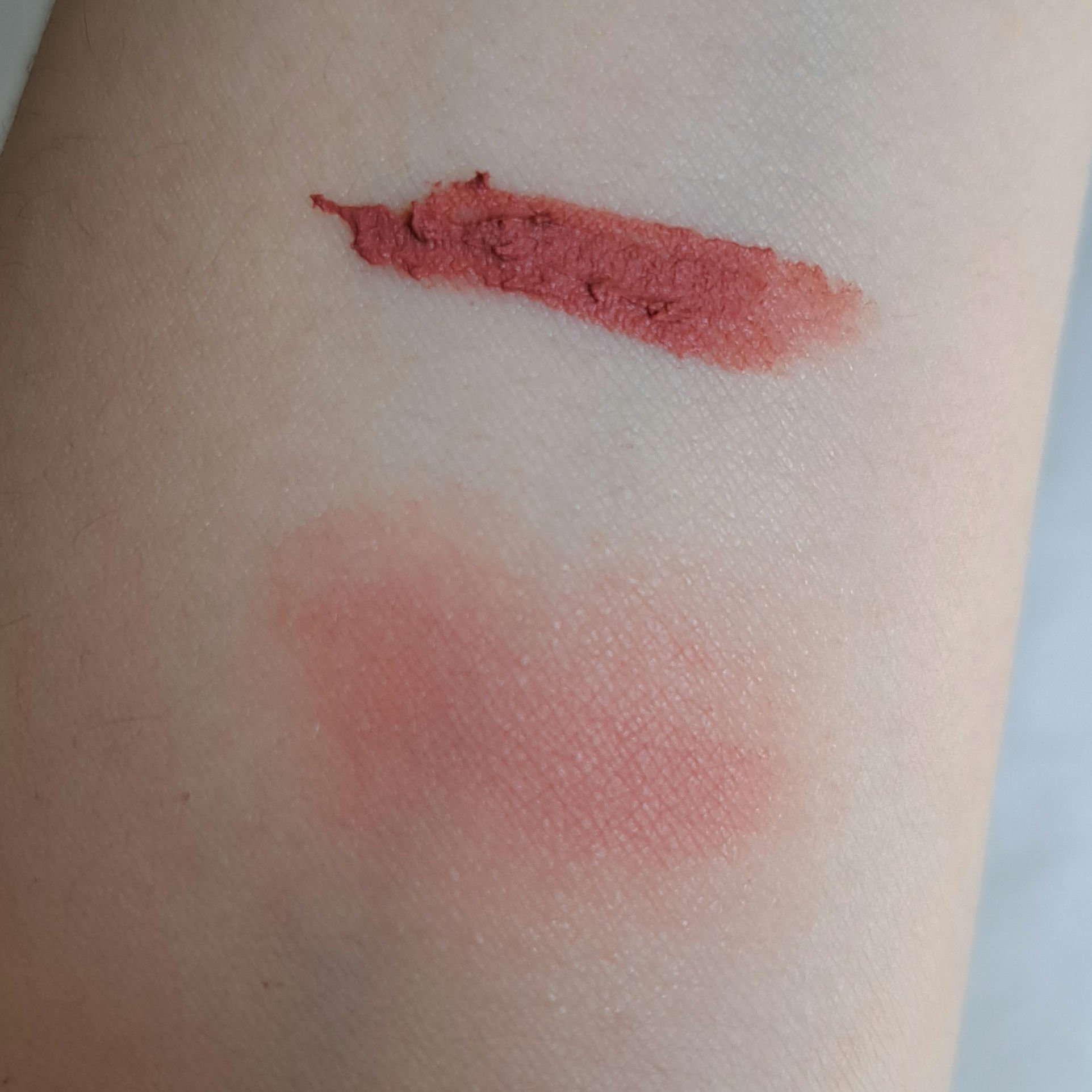 パウダー キス リップ + チーク ムース/M・A・C/口紅を使ったクチコミ（2枚目）