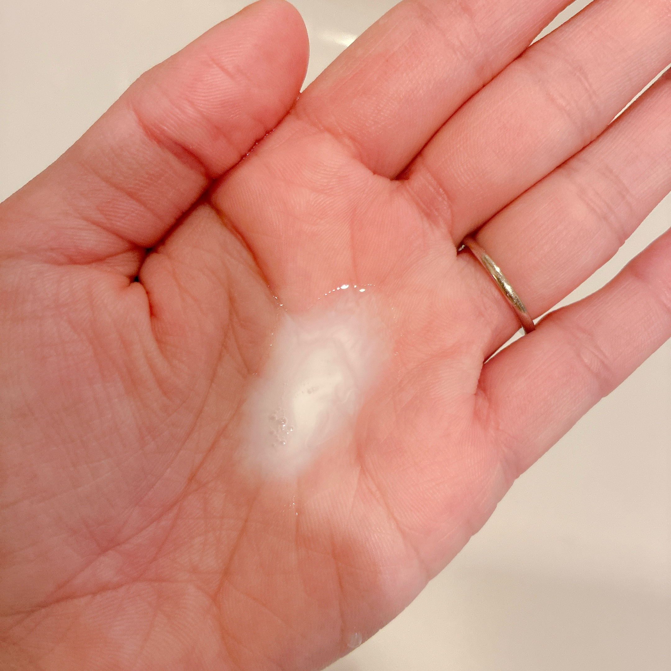 ダヴ ふわとろボディウォッシュ ザクロ＆シアバター/ダヴ/ボディソープを使ったクチコミ（3枚目）