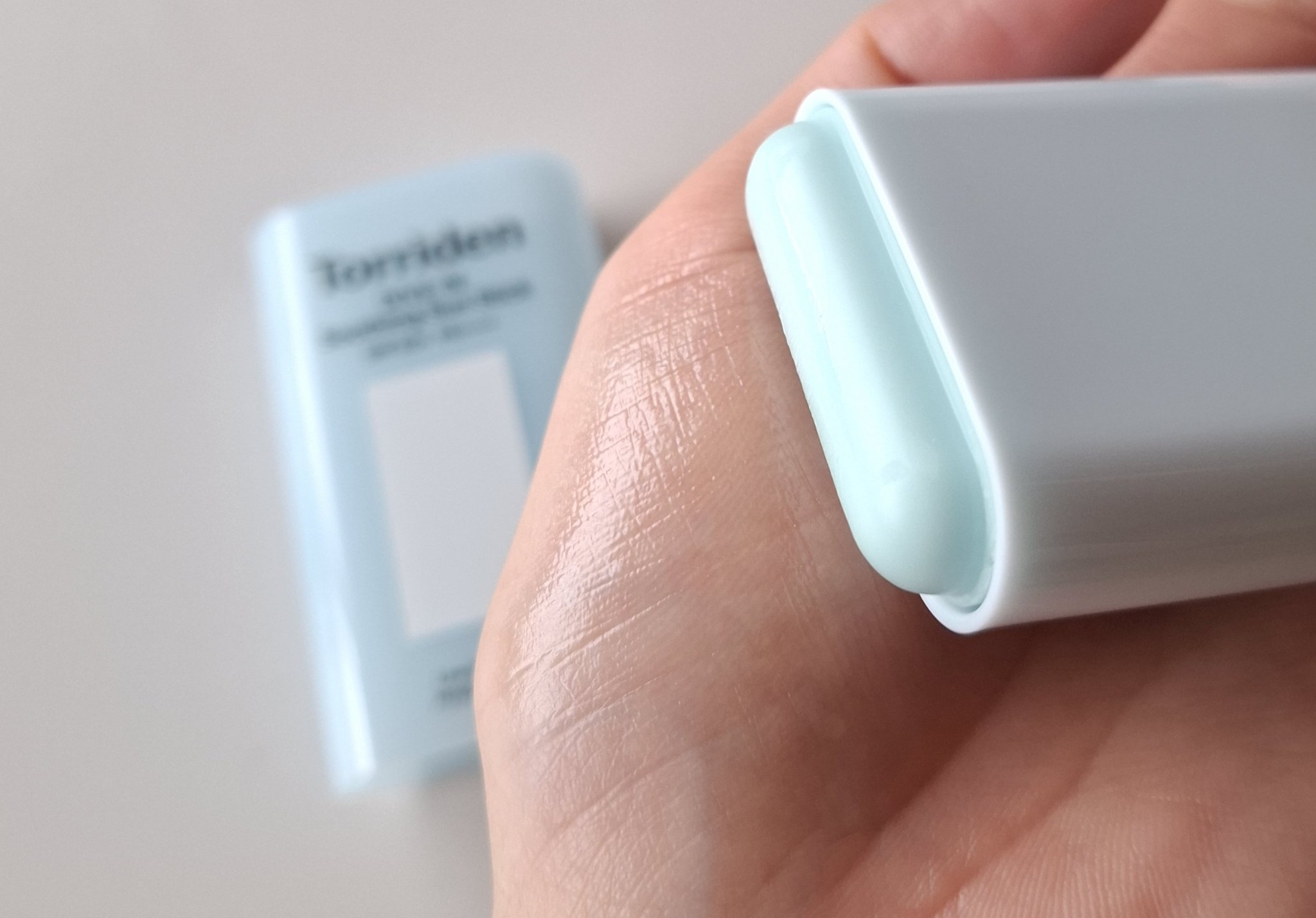 ダイブイン モイスチャー スージング サンスティック/Torriden/日焼け止めスティックを使ったクチコミ（3枚目）