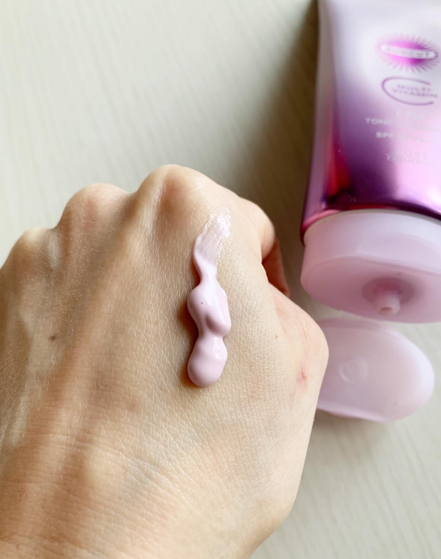 サンカット®　マルチビタミン（保湿）トーンアップＵＶ　  エッセンス　クリアラベンダー/サンカット®/日焼け止めローションを使ったクチコミ（2枚目）