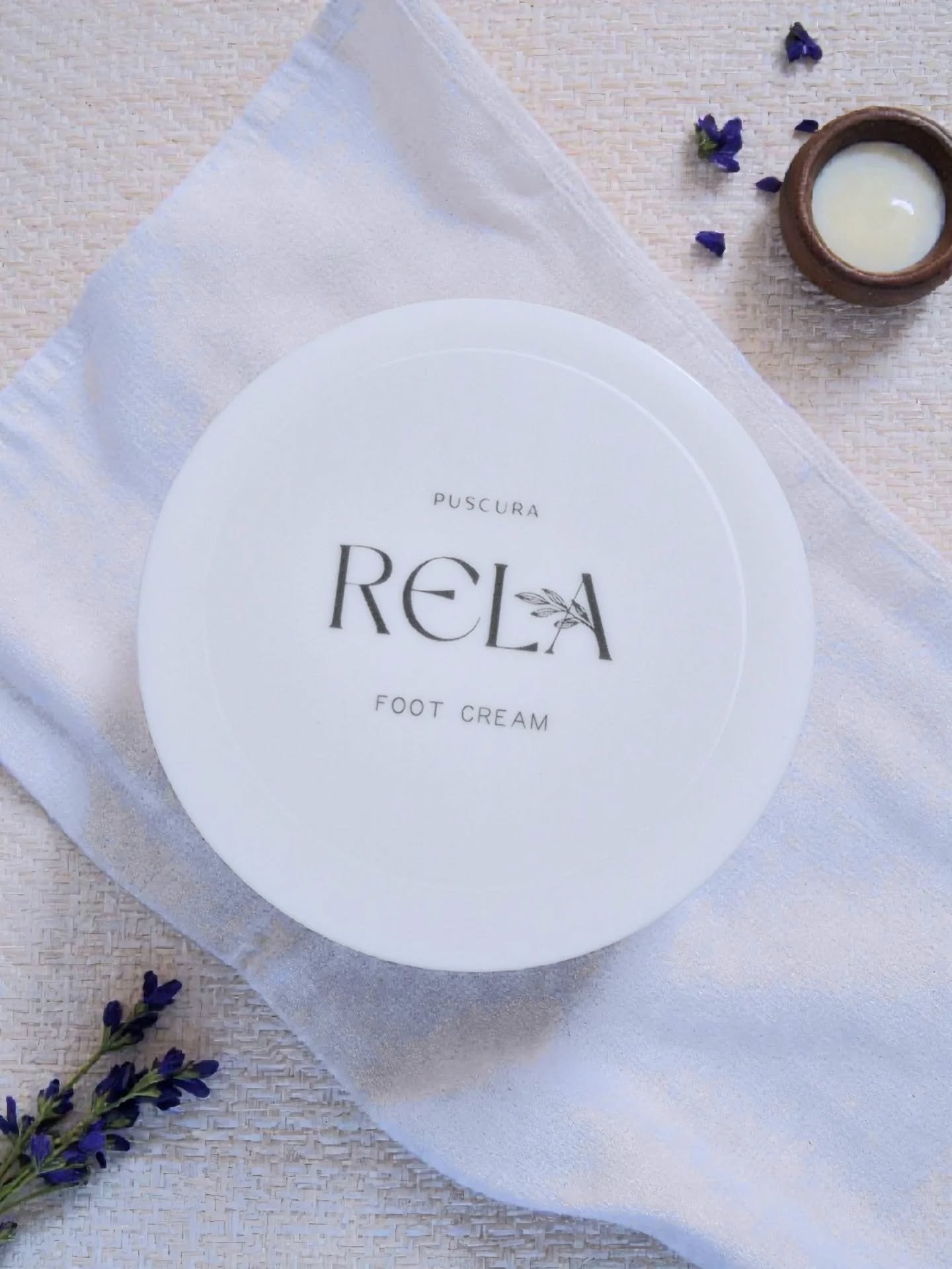 コエタスのモニターキャンペーンでもらったRELAかかとクリームについてのレビューです。

おやすみ前の1分、かかとへのご褒美タイム🌙✨

RELAかかとクリーム
──────────────
サロン品質をおうちで体験してみませんか？🏠�