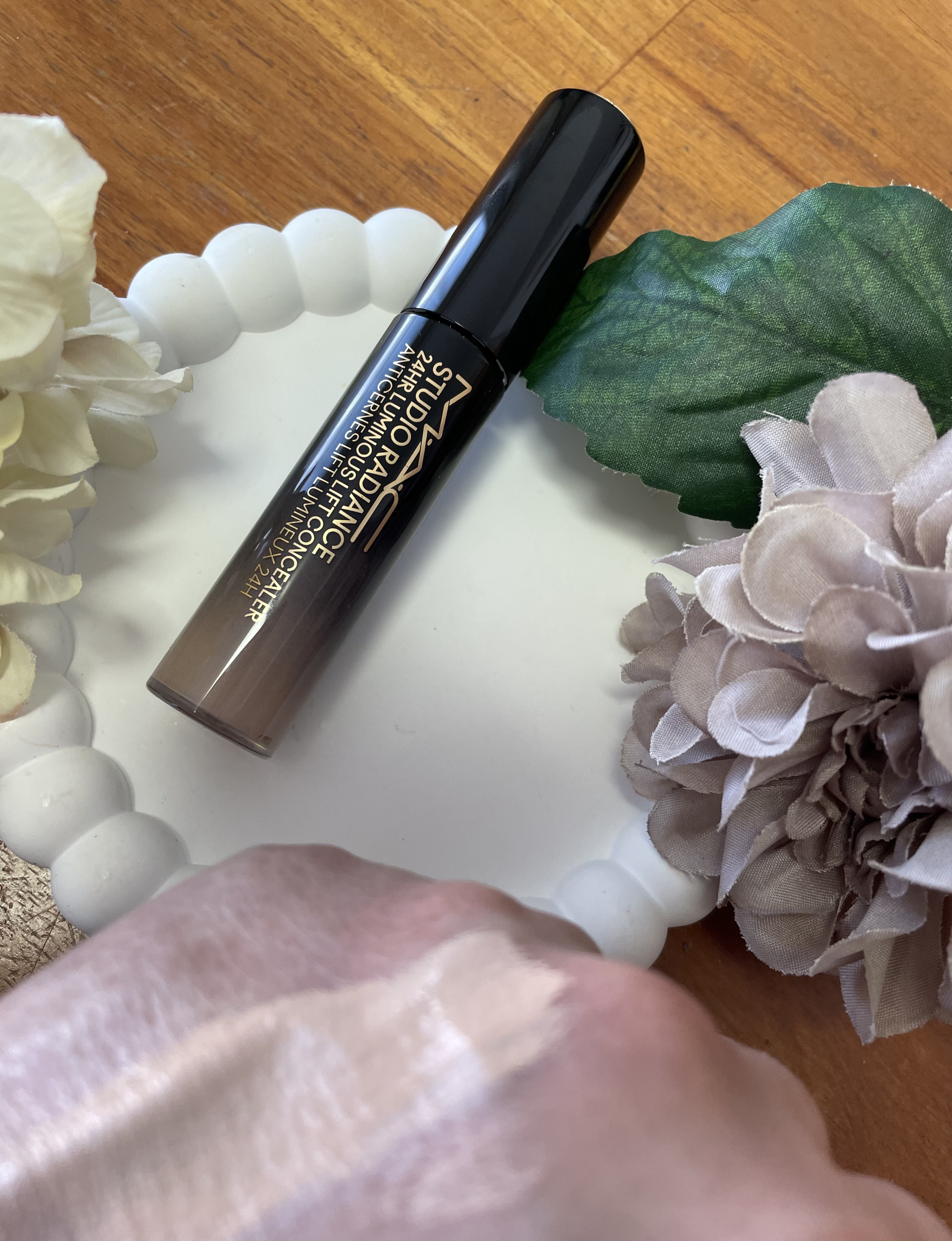 スタジオ ラディアンス 24 ルミナス コンシーラー/M・A・C/リキッドコンシーラーを使ったクチコミ（2枚目）