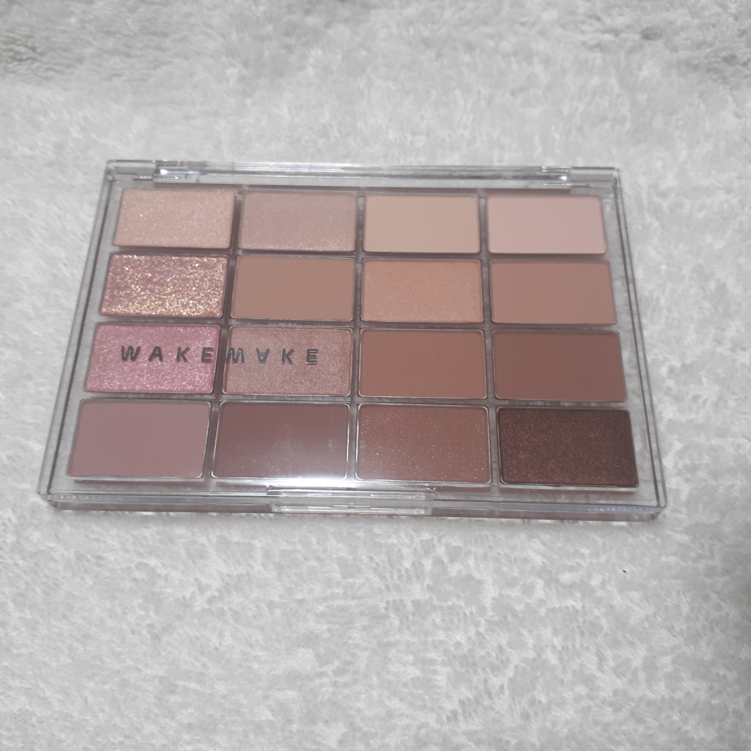 ソフトブラーリングアイパレット/wakemake/アイシャドウパレットを使ったクチコミ（2枚目）