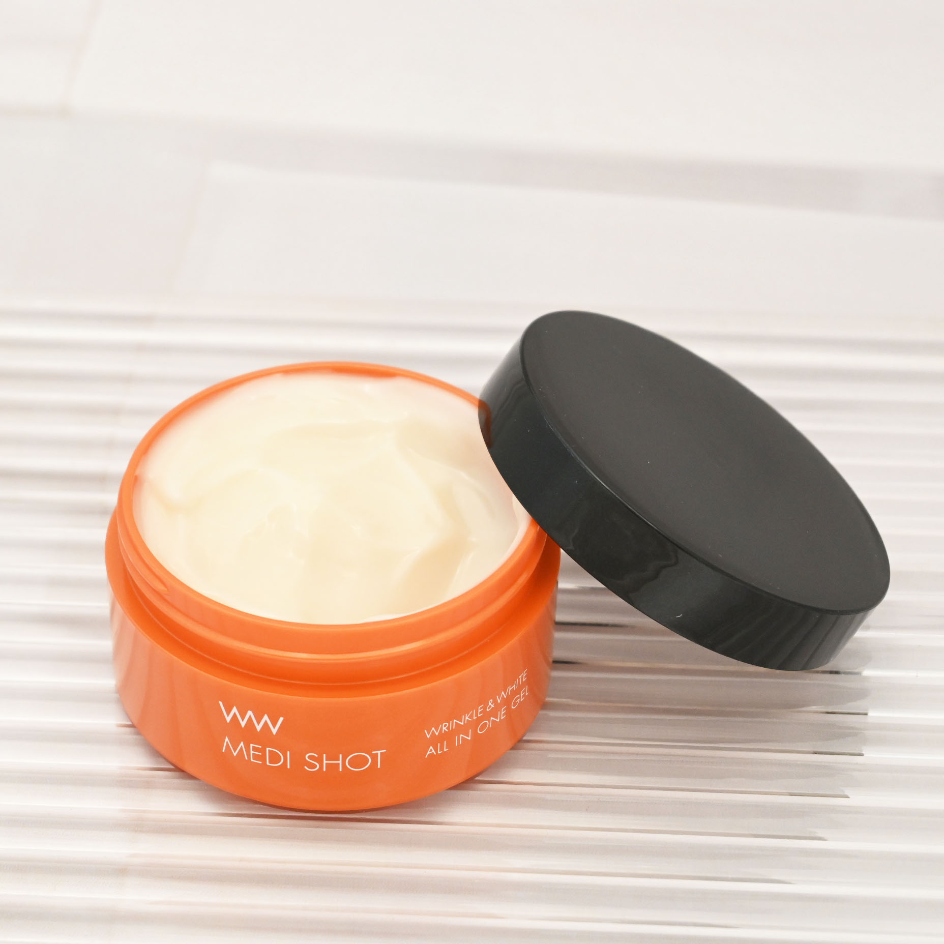 薬用メディショット オールインワンジェル〈シワ改善・美白〉【医薬部外品】/MEDI SHOT/オールインワン化粧品を使ったクチコミ（2枚目）