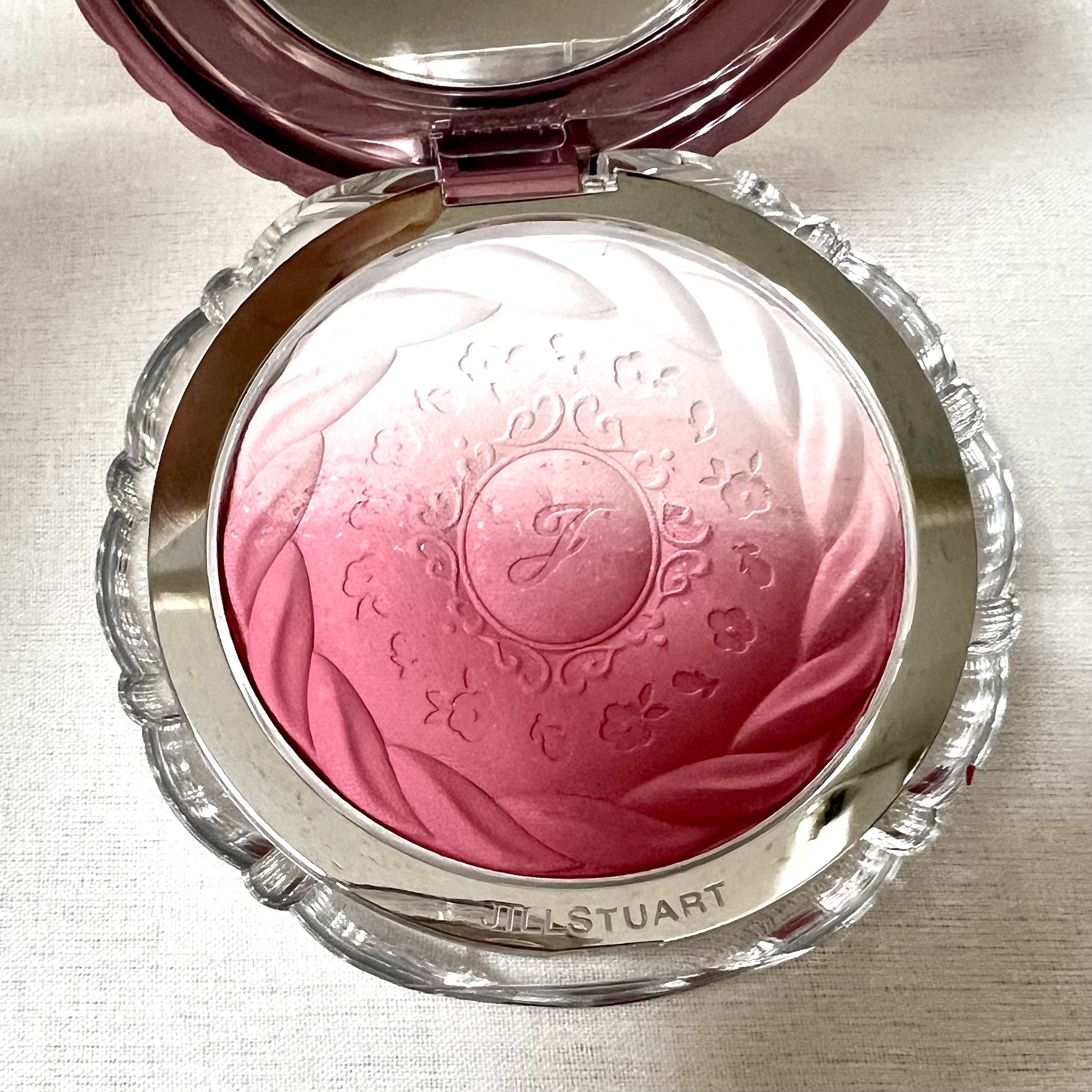 ジルスチュアート　パステルペタル ブラッシュ/JILL STUART/パウダーチークを使ったクチコミ（2枚目）