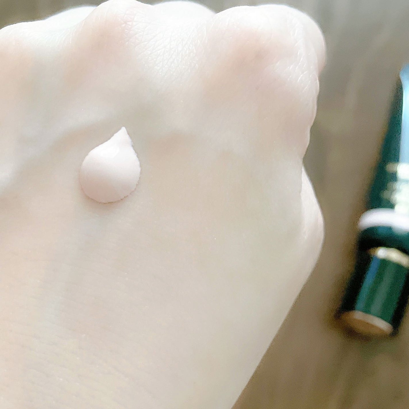 インテンシブ セラム ラディアンス プライマー/BOBBI BROWN/化粧下地を使ったクチコミ(3枚目)