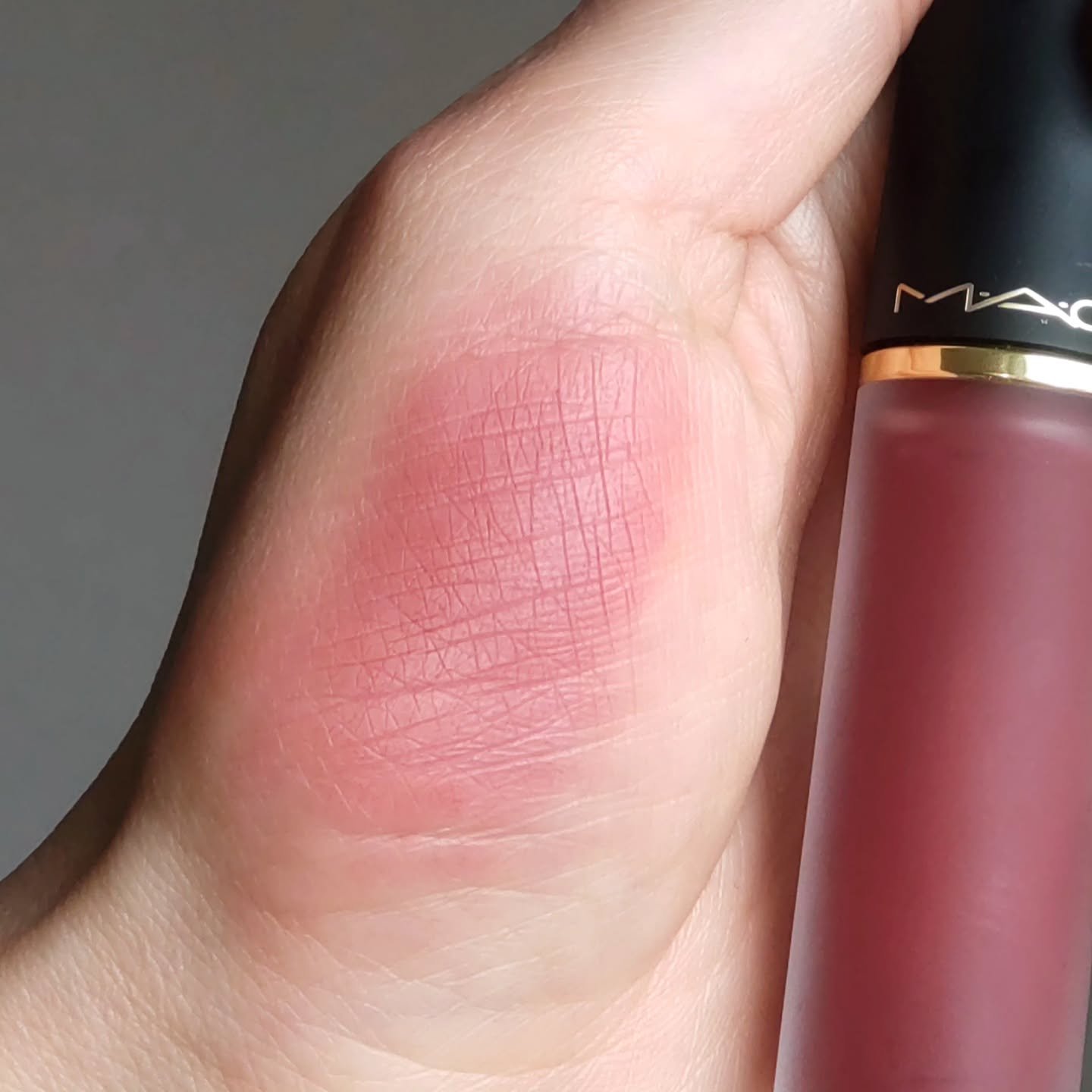 パウダー キス リップ + チーク ムース/M・A・C/口紅を使ったクチコミ（3枚目）