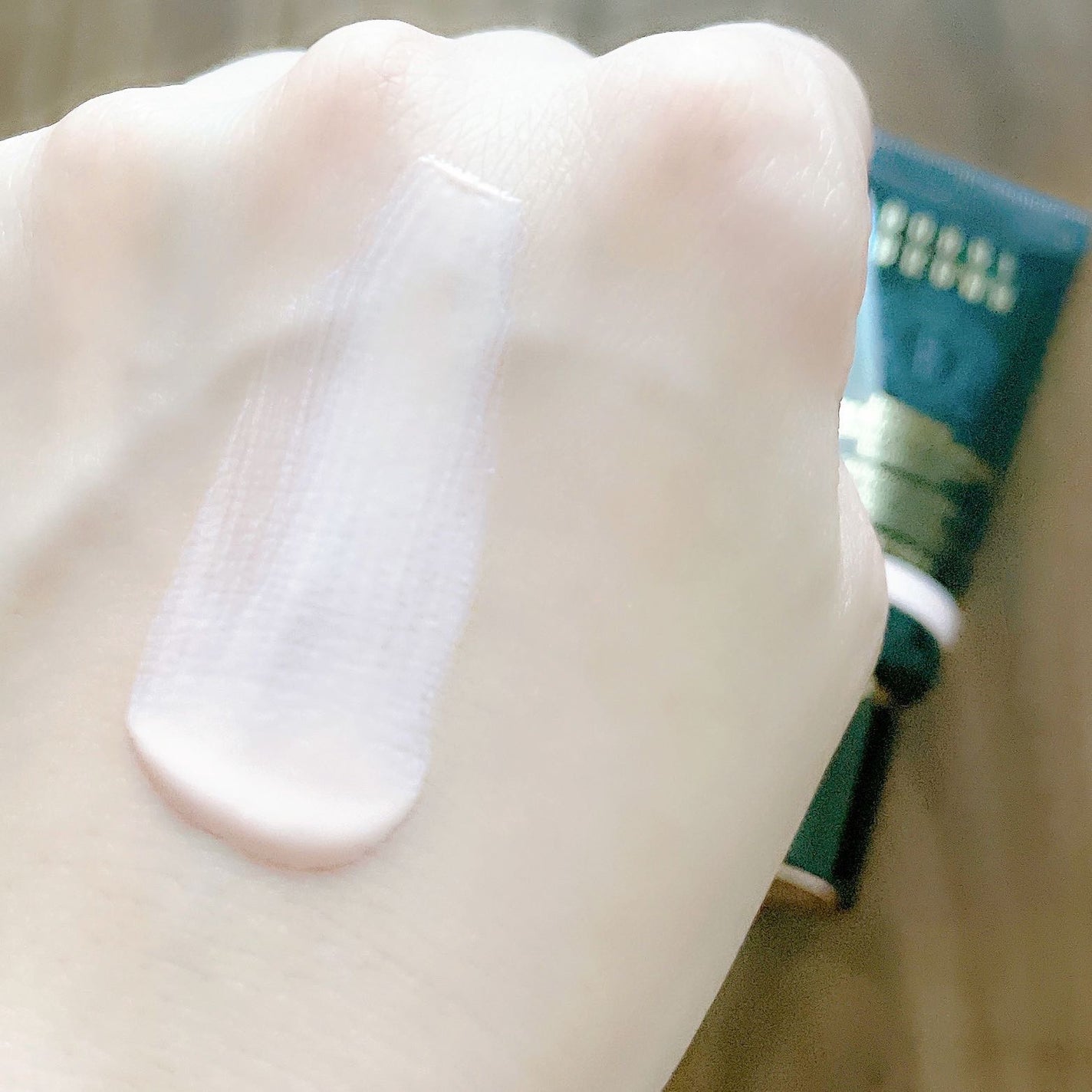 インテンシブ セラム ラディアンス プライマー/BOBBI BROWN/化粧下地を使ったクチコミ(4枚目)