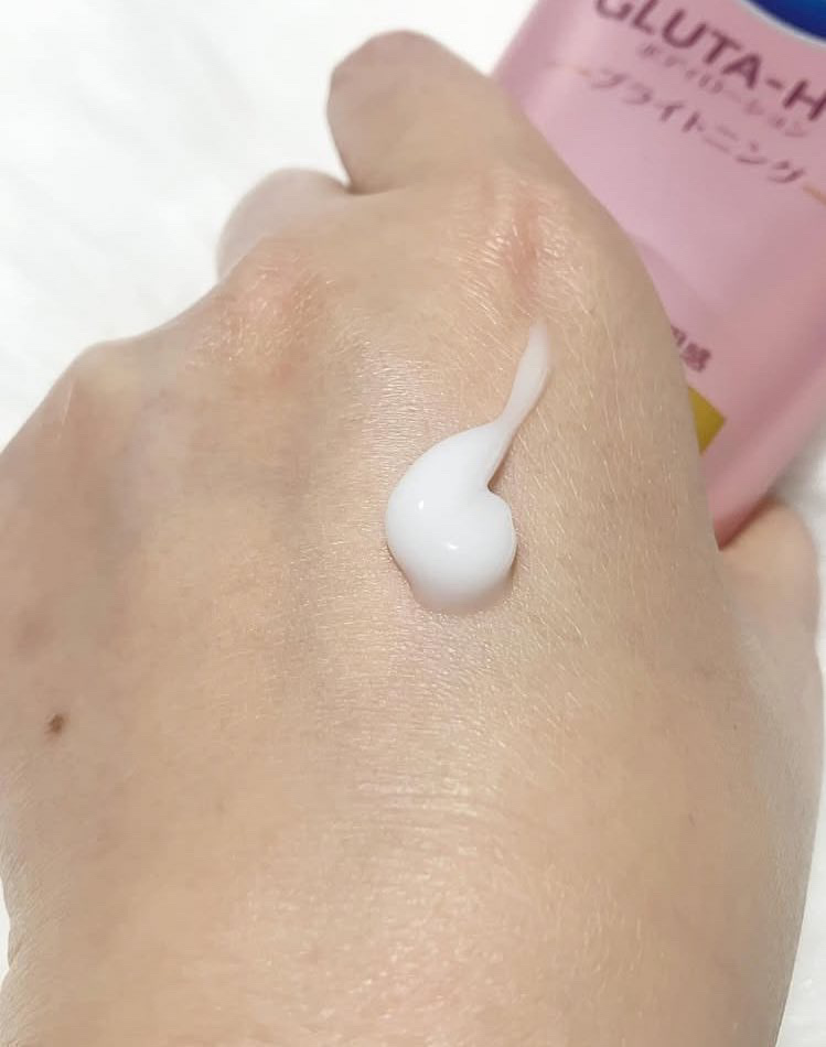 グルタヒア ボディローション ブライトニング/ヴァセリン/ボディローションを使ったクチコミ（2枚目）