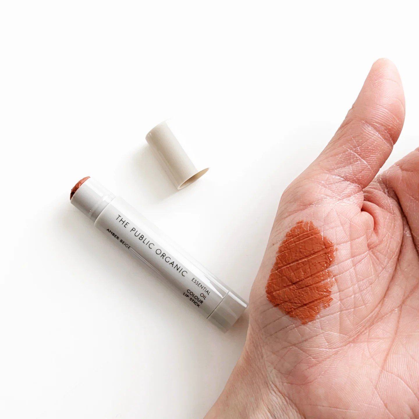 ザ パブリック オーガニック 精油カラーリップスティック/THE PUBLIC ORGANIC/リップクリームを使ったクチコミ（3枚目）