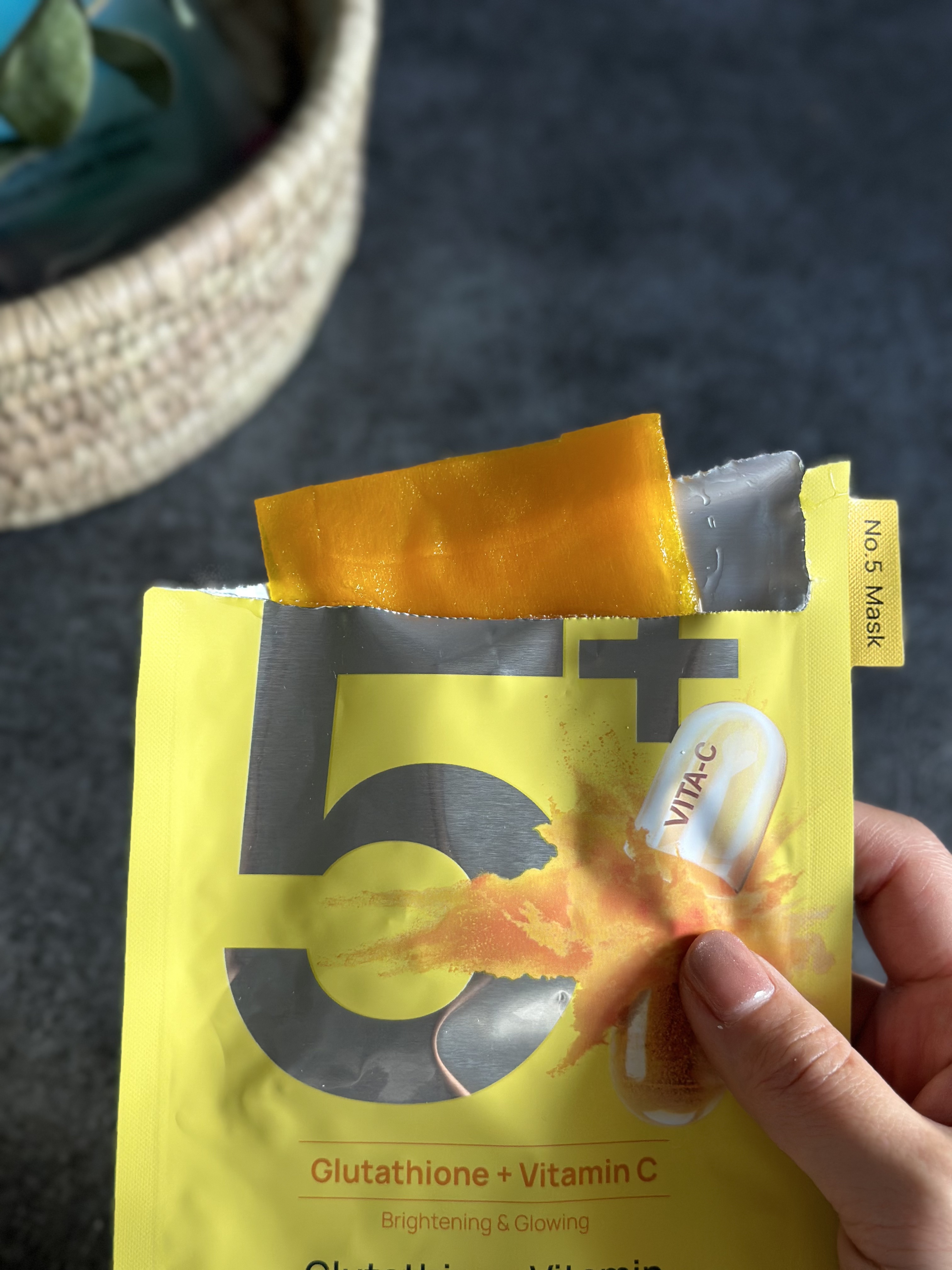 5番 白玉グルタチオンCふりかけマスク/numbuzin/シートマスク・パックを使ったクチコミ（3枚目）