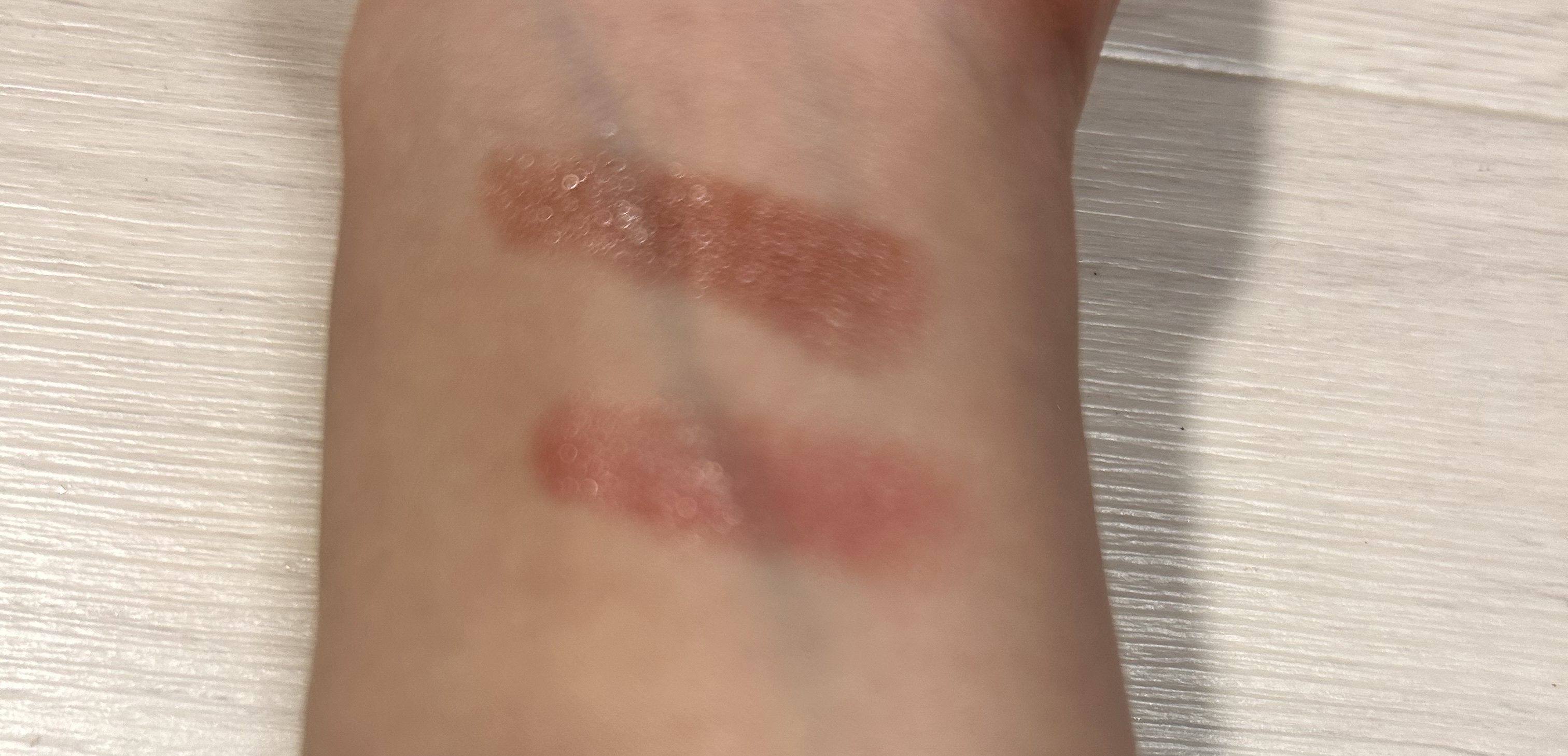 アップトゥーミー　ハグマイリップ　カラーロックプランパー/up2me/リッププランパーを使ったクチコミ（2枚目）