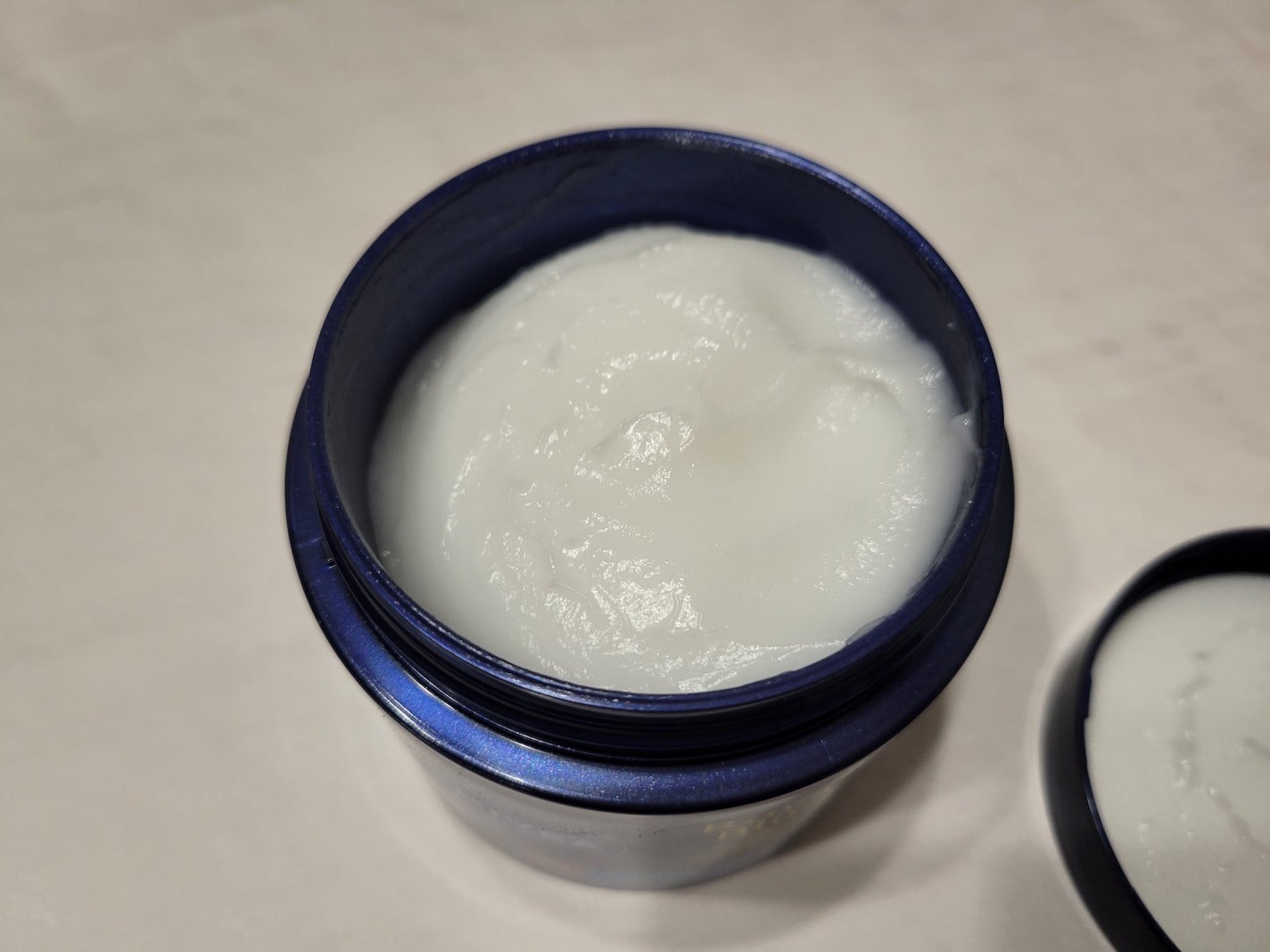 ニベア ロイヤルブルーボディクリーム うるおい密封ケア/ニベア/ボディクリームを使ったクチコミ(2枚目)