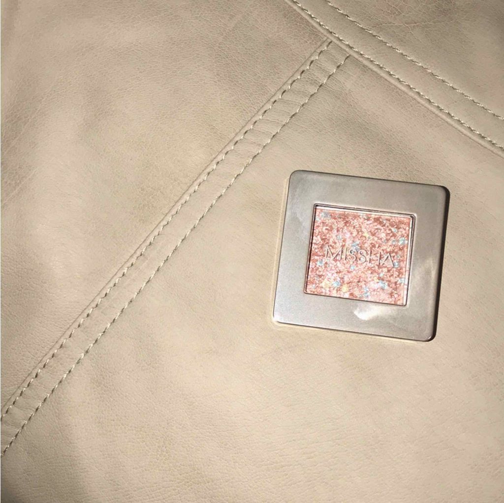 グリッタープリズム シャドウ/MISSHA/グリッターを使ったクチコミ(1枚目)