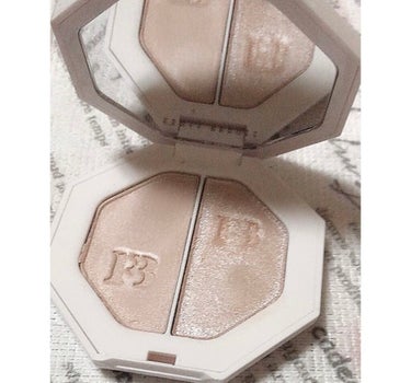 FREESTYLE HIGHLIGHTER DUO/FENTY BEAUTY BY RIHANNA/パウダーハイライトを使ったクチコミ（3枚目）