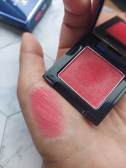 ラズル アイカラー/エレガンス ラズル /単色アイシャドウを使ったクチコミ(2枚目)