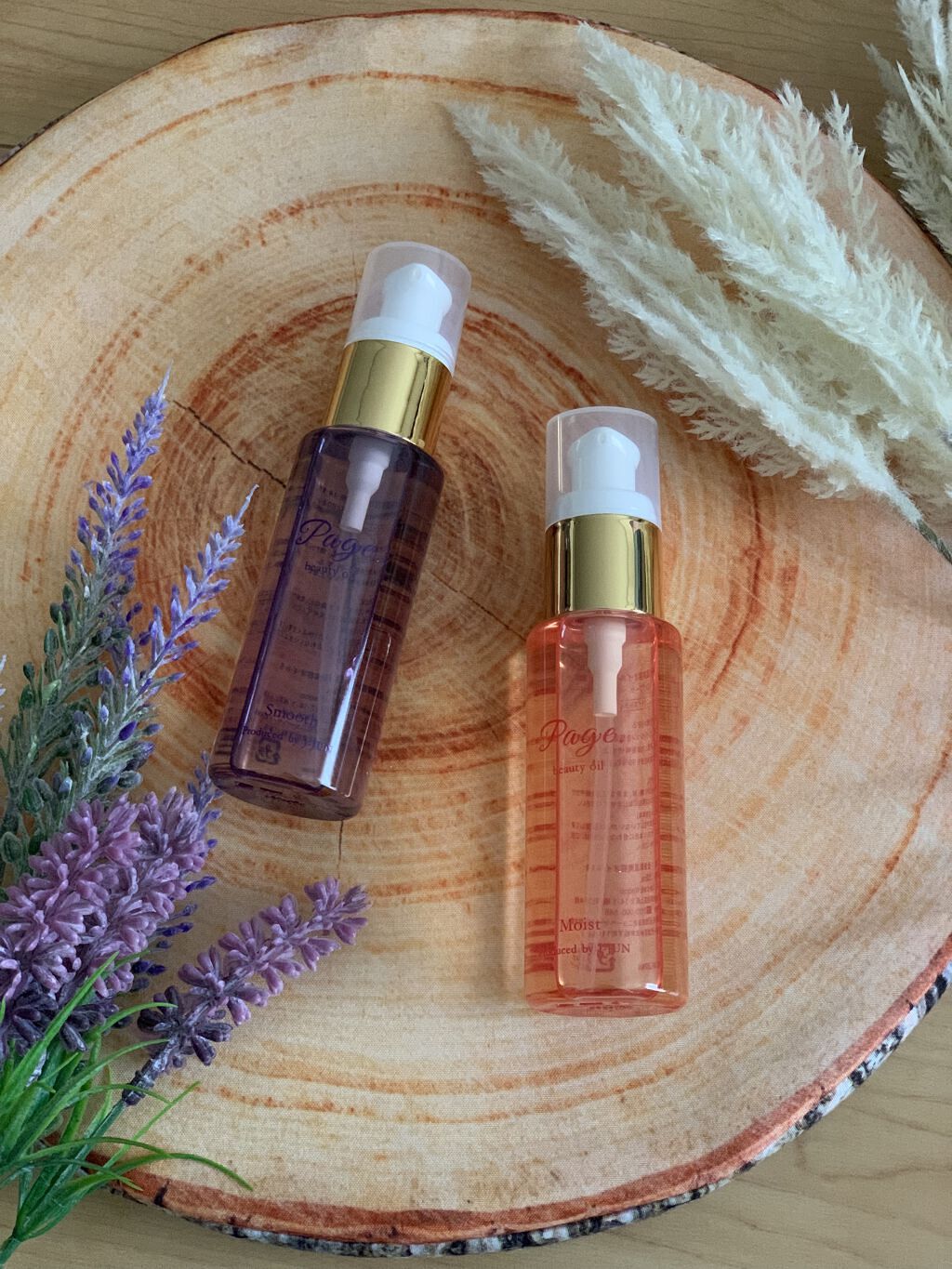 .
.
全身に使えるマルチオイルで
ピンク系がしっとり
ラベンダーがサラっとタイプ🌱
.
.
用途によって使い分けてます
髪の毛はサラっとなラベンダー
.
顔や手などはピンク系でしっかり保湿
.
.
香りも強すぎずとても良い香り🌸
コン