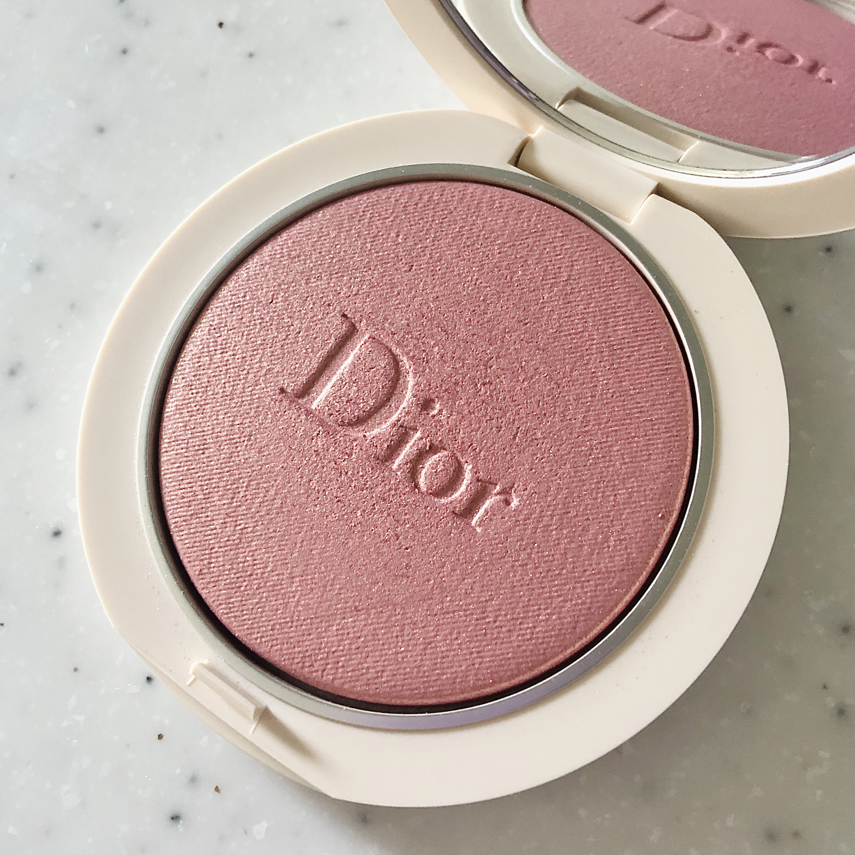 Diorのフェイスパウダー ディオールスキン フォーエヴァー クッション