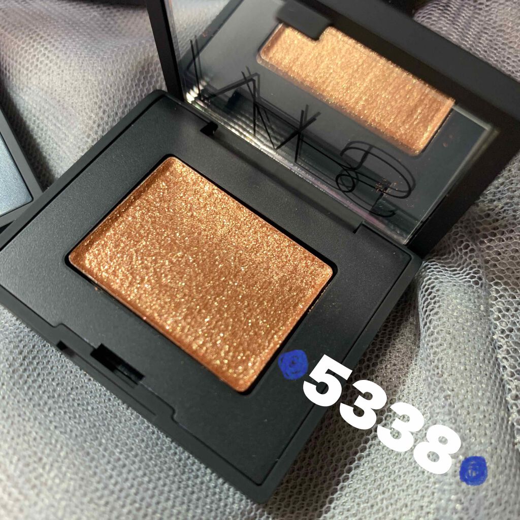 ハードワイヤードアイシャドー/NARS/単色アイシャドウを使ったクチコミ(3枚目)