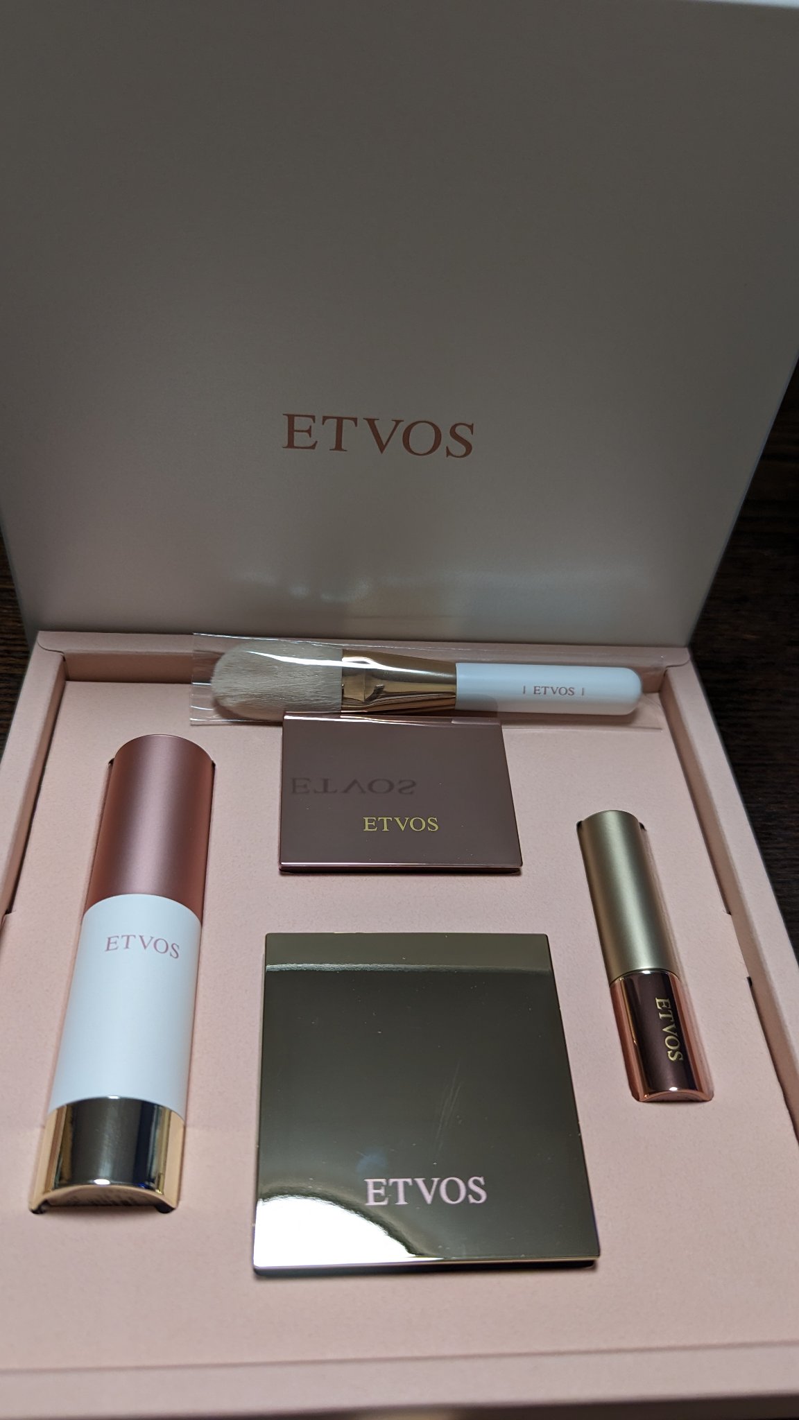 ホリデーコフレ2023〈ジョイピンク〉/エトヴォス/メイクアップキットを使ったクチコミ（1枚目）