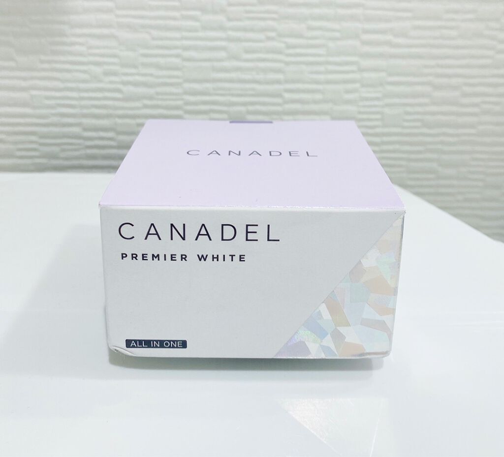 薬用VCEホワイトニングクリームを使用しました♪
透明感のある薄紫色の容器、可愛くないですか？(*ノ∀`*)
紫色好きなのでこれだけでテンション上がりました♡笑

オールインワン化粧品なのでこれ一つでスキンケアが完了するのに
美白