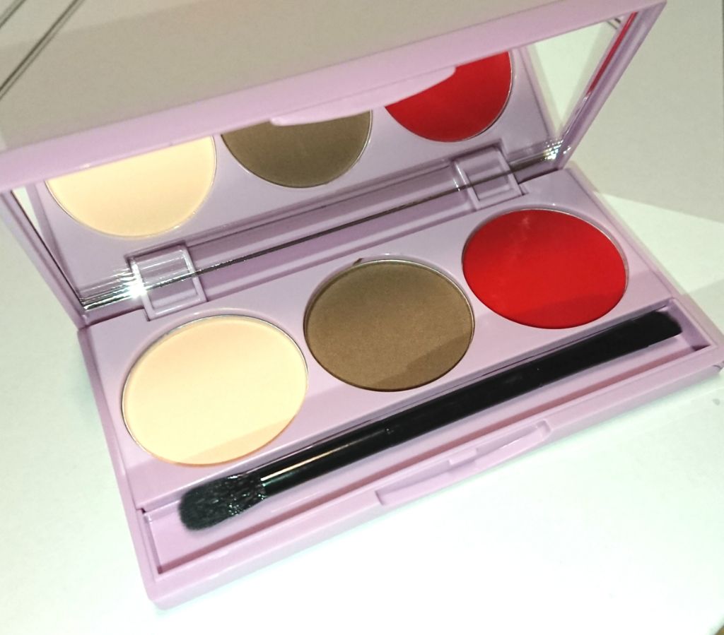 コンパクトマルチフルメイクパレット/CharMe/マルチパレットを使ったクチコミ(2枚目)