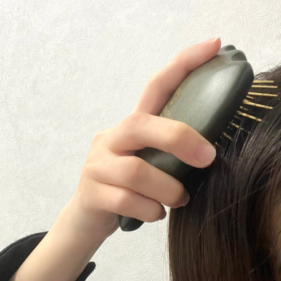 プレミアム FOX カッサ ゴースト ヘアブラシ ブラック/SNOW FOX SKINCARE/ヘアブラシを使ったクチコミ(6枚目)