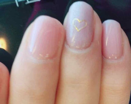 ネイルファンデーション/パラドゥ/マニキュアを使ったクチコミ(2枚目)