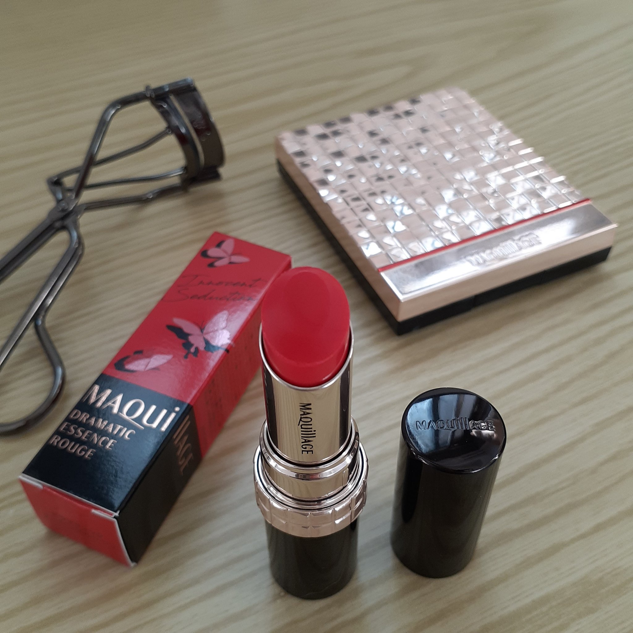 ドラマティックエッセンスルージュ RD401/マキアージュ/口紅を使ったクチコミ（1枚目）