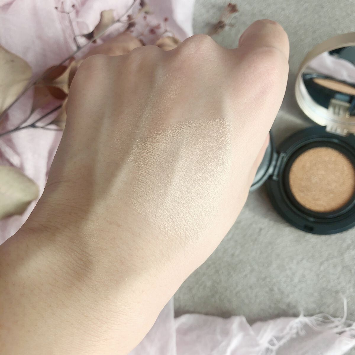 フローレス ルミエール ラディアンス パーフェクティング クッション/ローラ メルシエ/クッションファンデーションを使ったクチコミ(4枚目)