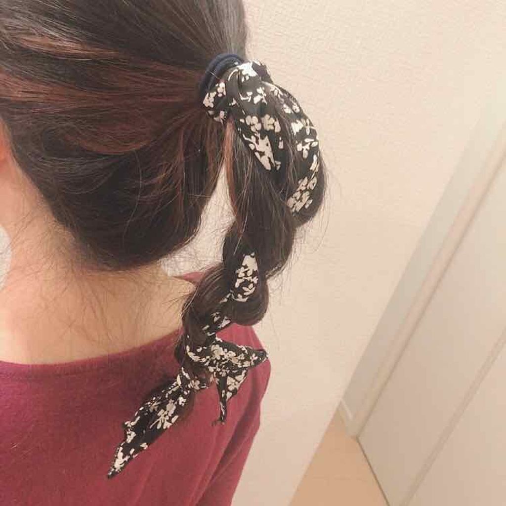 はまち on LIPS 「最近投稿がんばってます!ミニスカーフを使った簡単ヘアアレンジ👱..」(3枚目)