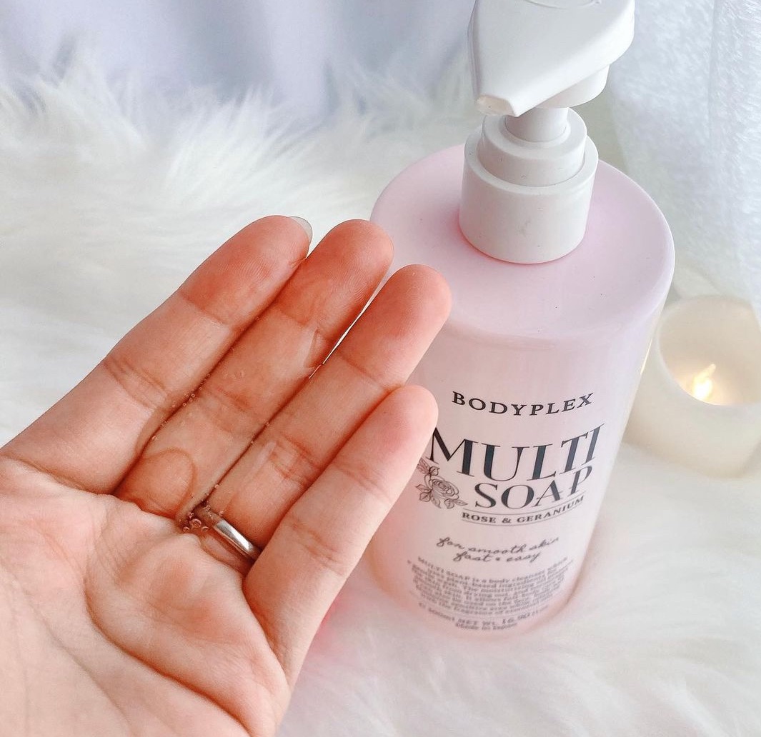 BODYPLEX マルチソープのクチコミ「桜色のかわいらしいパッケージ
アロマで潤う全身ボディソープ

ボトルのデザインとてもおしゃれ
.....」（2枚目）