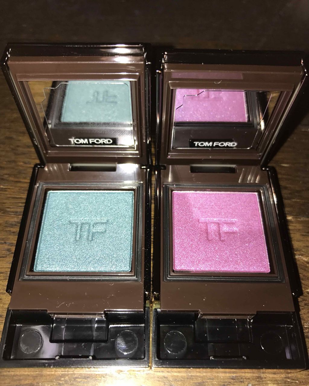 プライベート シャドウ 04 フォトグラフィック (ビニール)/TOM FORD BEAUTY/単色アイシャドウを使ったクチコミ（1枚目）