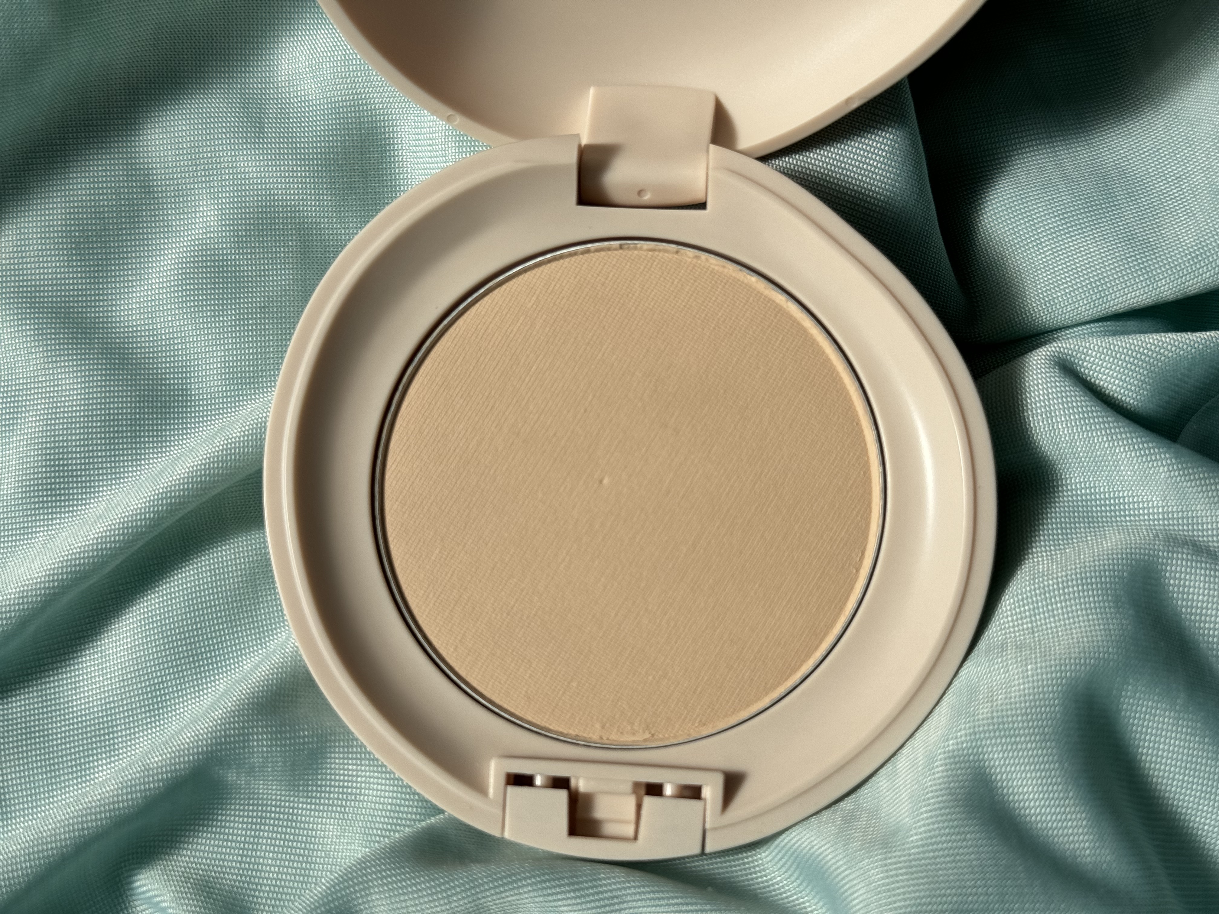 サナ　素肌記念日 スキンケアパウダー N 01 ヌードベージュ/素肌記念日/プレストパウダーを使ったクチコミ（3枚目）