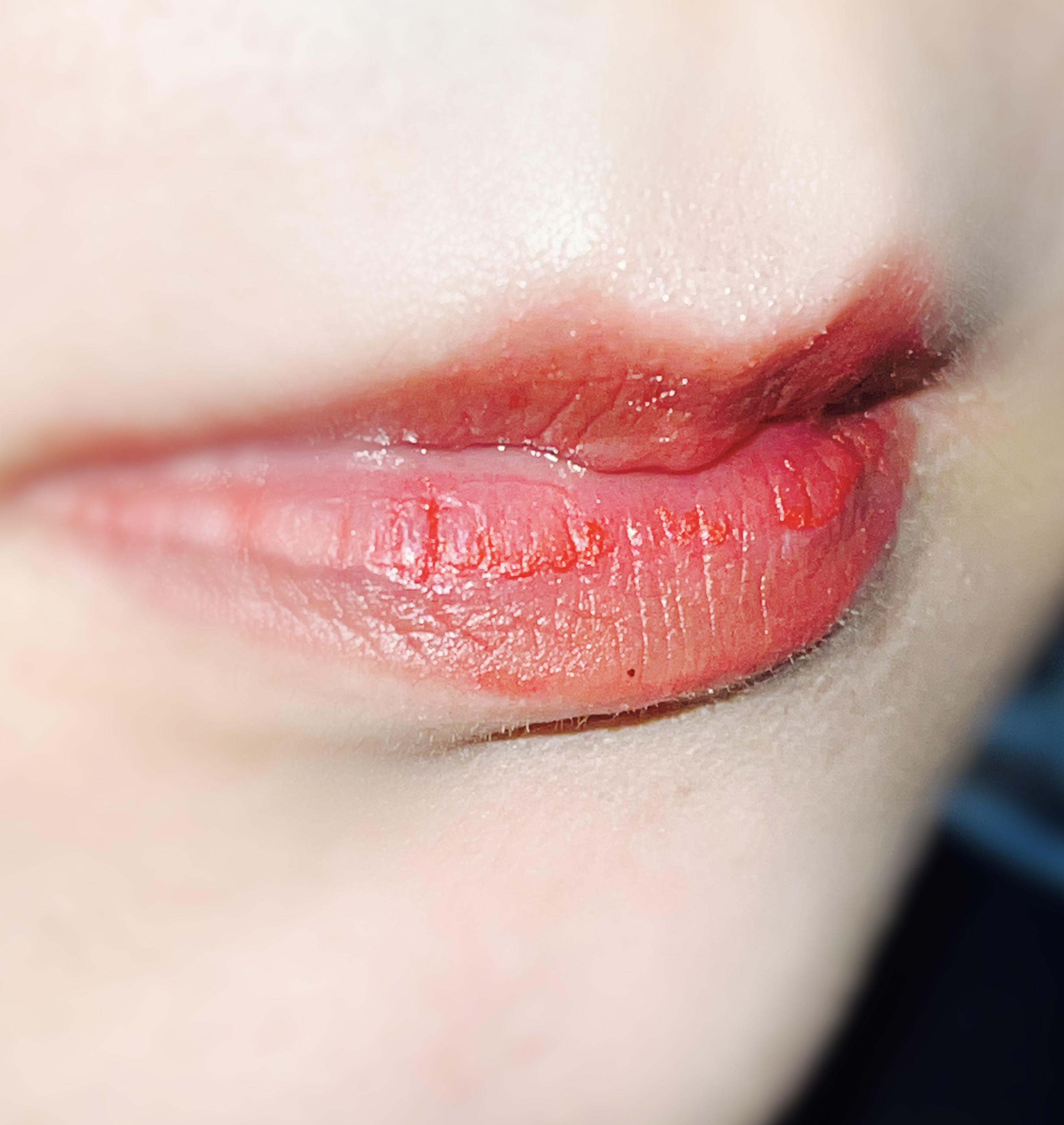 ルージュ ココ ブルーム  142 バースト/CHANEL/口紅を使ったクチコミ（3枚目）