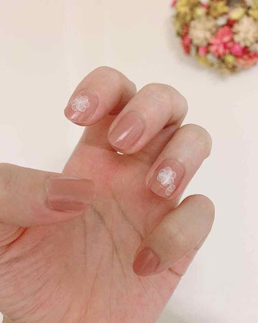 以前ご紹介したネイルシール購入しました！💅
以前、パラドゥのマニキュアの投稿をしたときにご紹介したネイルシールを最近購入しましたので、
再度ご紹介させてください❣

楽天のネイルタウンさんで、
今回は2