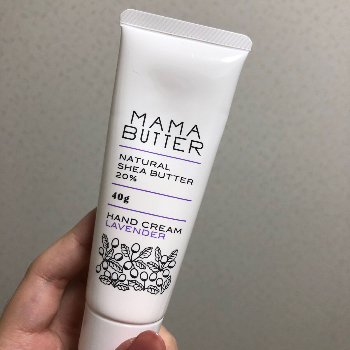 ママバター ハンドクリーム ラベンダーのクチコミ「ママバター
  ハンドクリーム ラベンダー


赤ちゃんに付いても安心のママバター

真冬、寒.....」（1枚目）